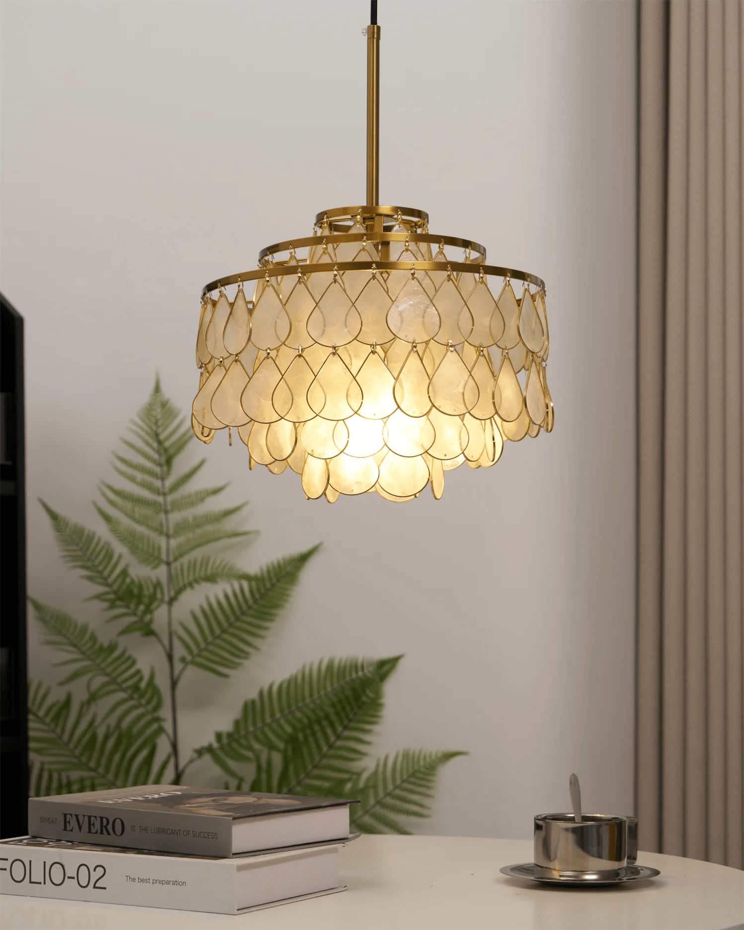 Teardrops Shell Chandelier - Blowlighting