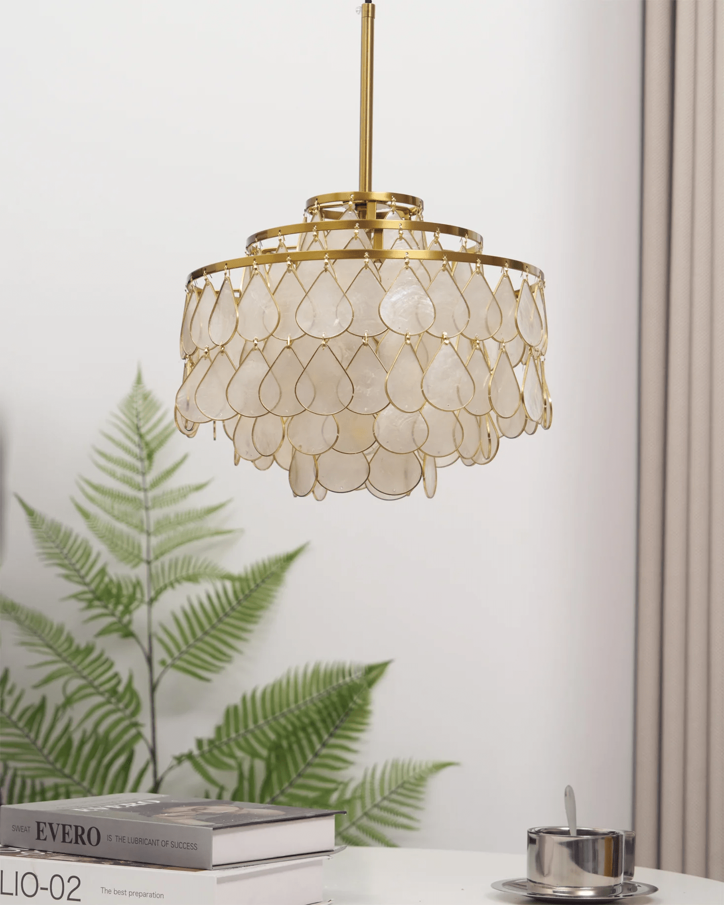 Teardrops Shell Chandelier - Blowlighting