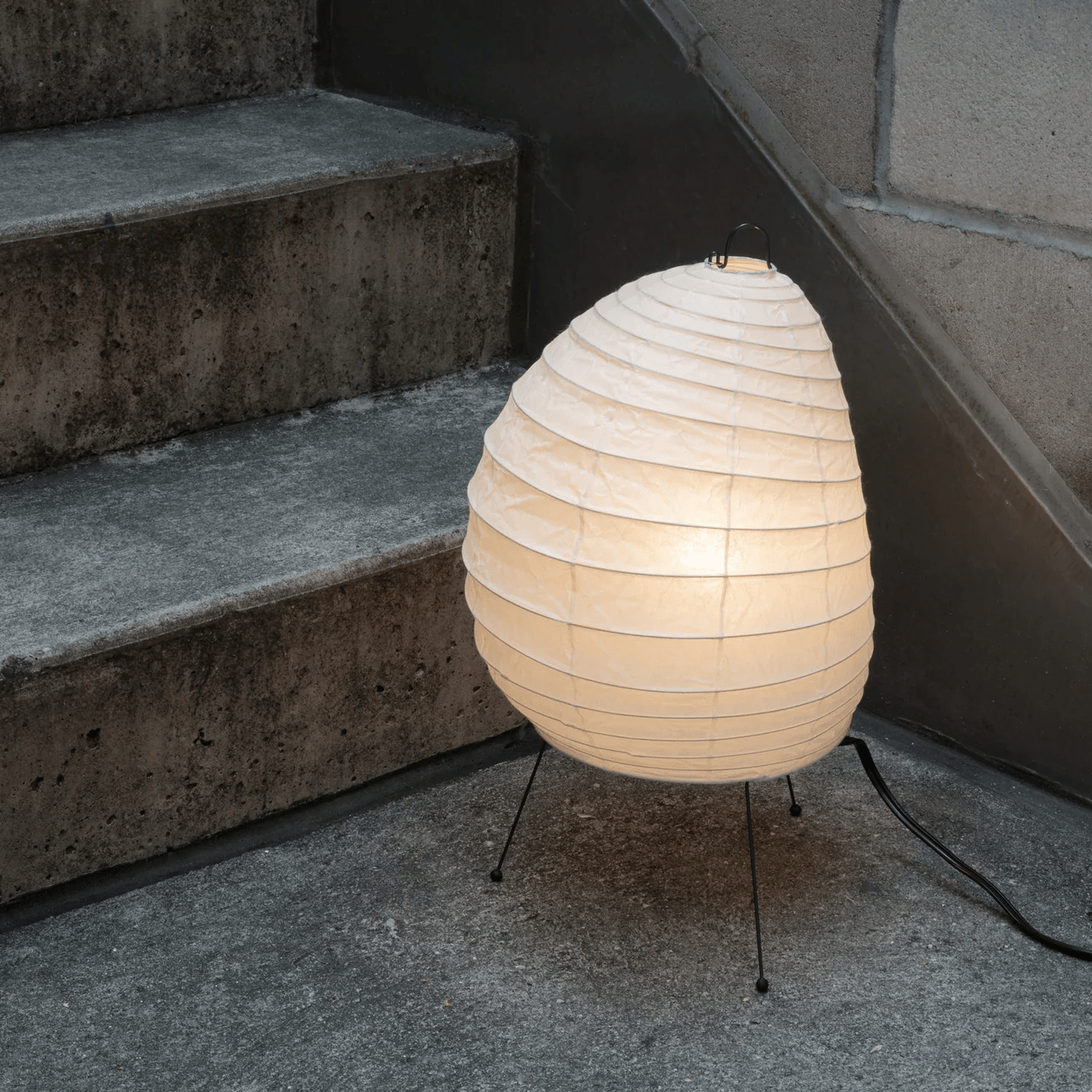 Komi Paper Table Lamp - Blowlighting
