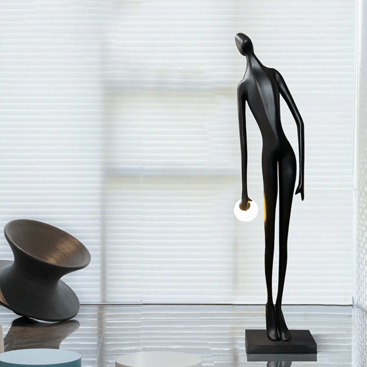 Noir Muse Sculpture Floor Lamp - Blowlighting