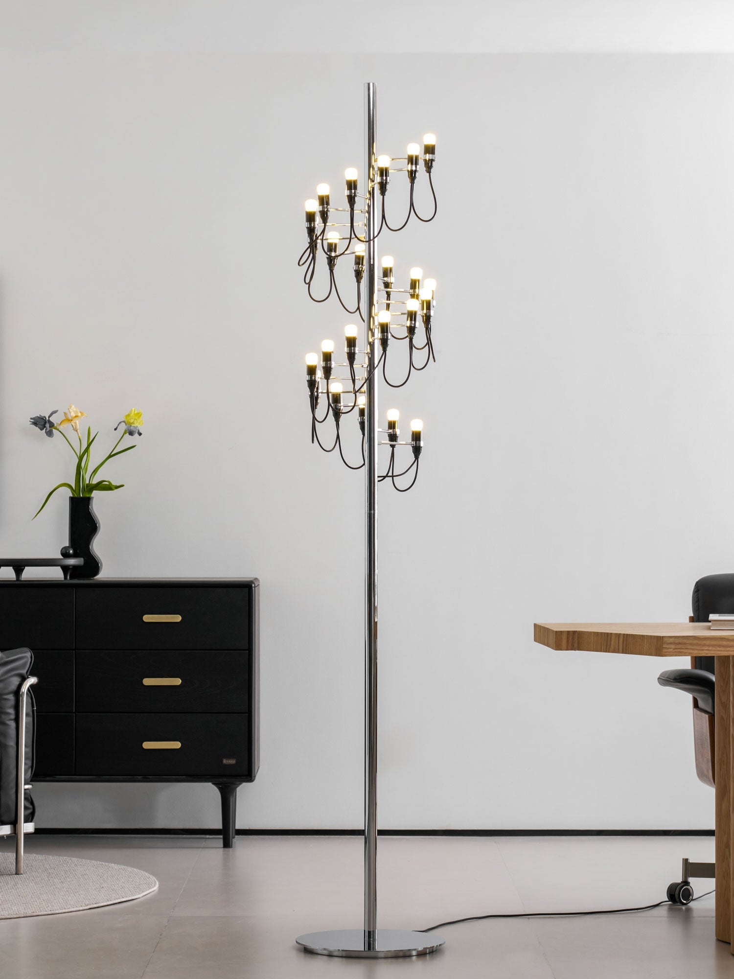 Olliryra Sculptural Steel Floor Lamp - Blowlighting