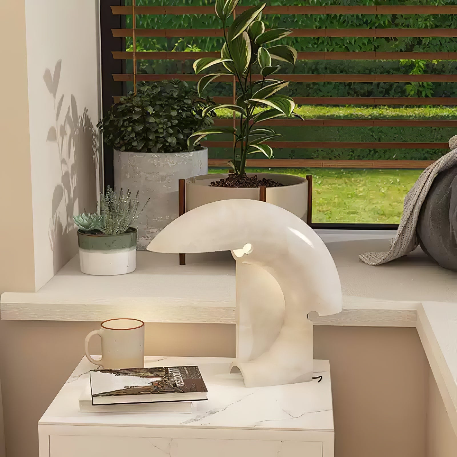 Elios Marble Table Lamp - Blowlighting