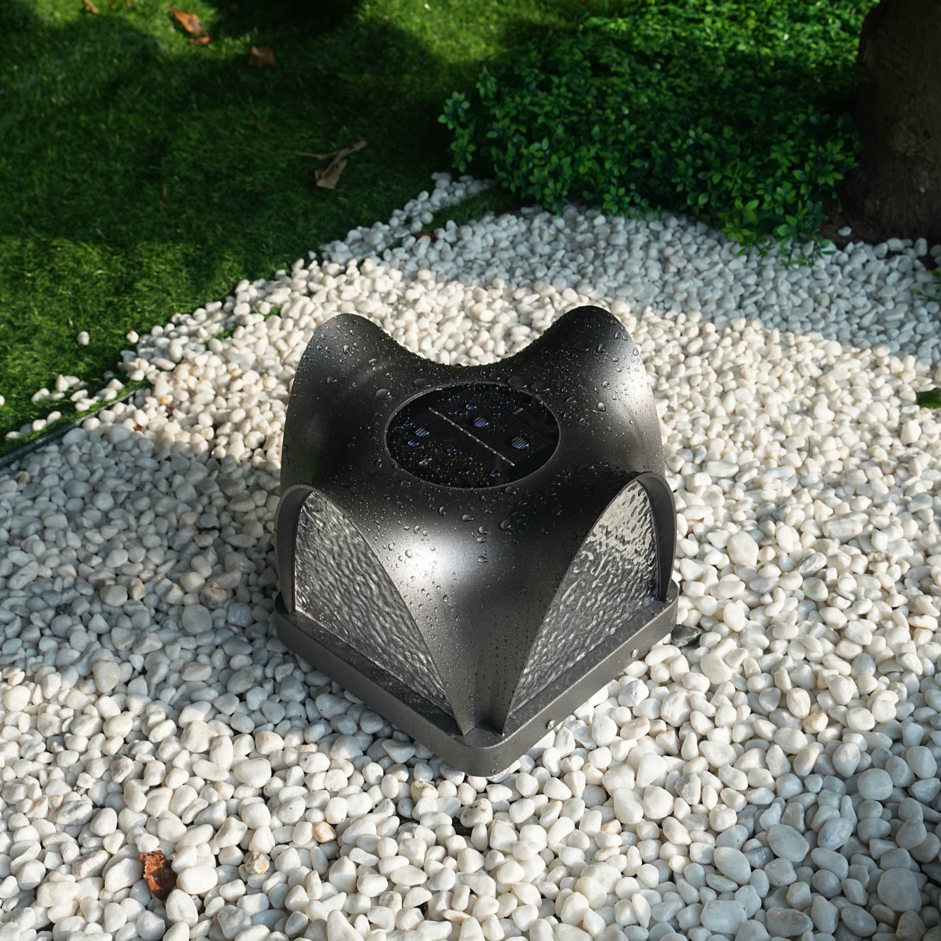 Sculptform Solar Outdoor Light - Blowlighting