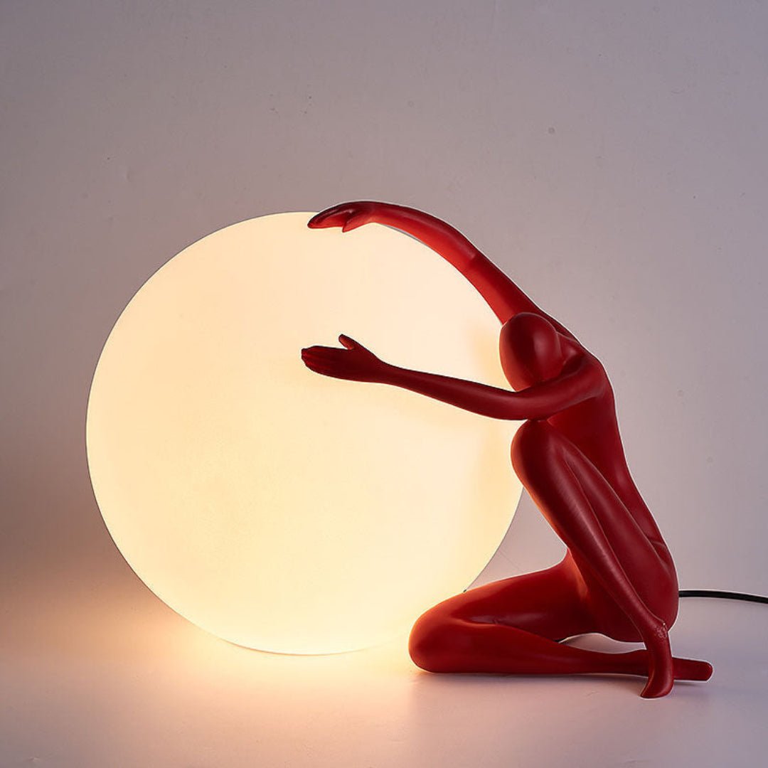 Humanoid Ball Holding Table Lamp - Blowlighting