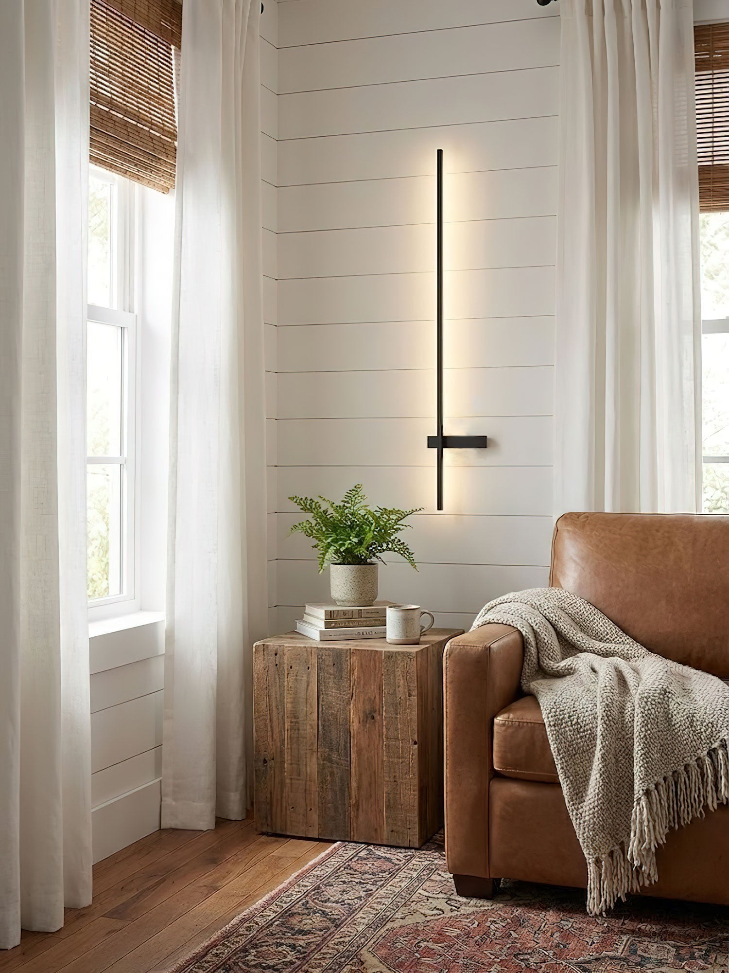 Adeline Linear Sconce - Vakkerlight