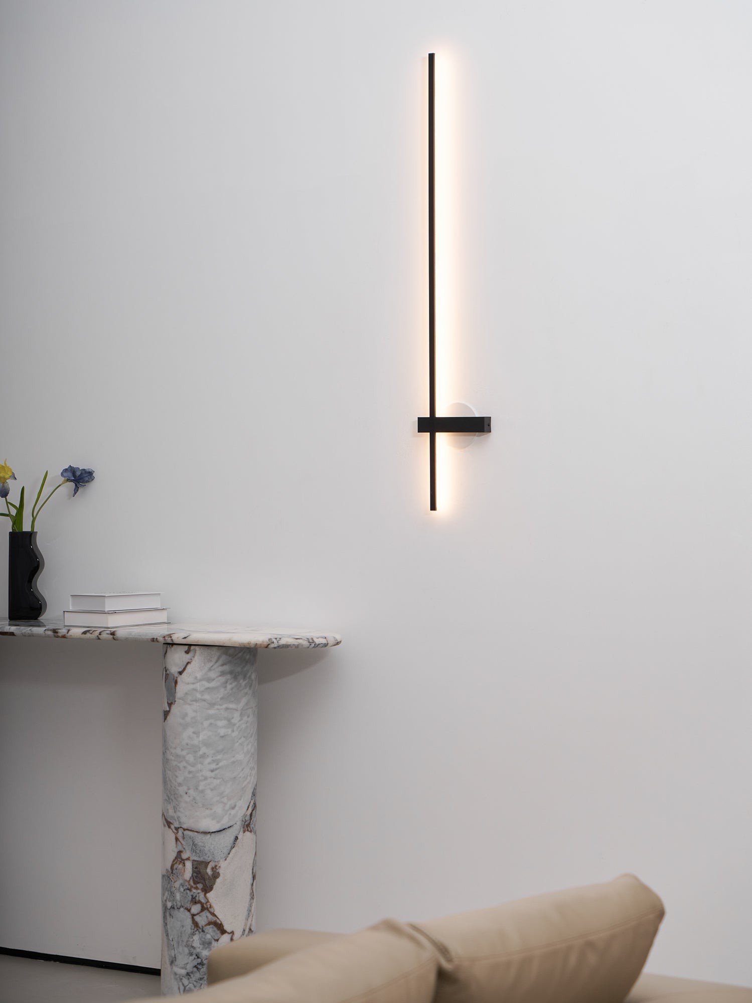 Adeline Linear Sconce - Vakkerlight