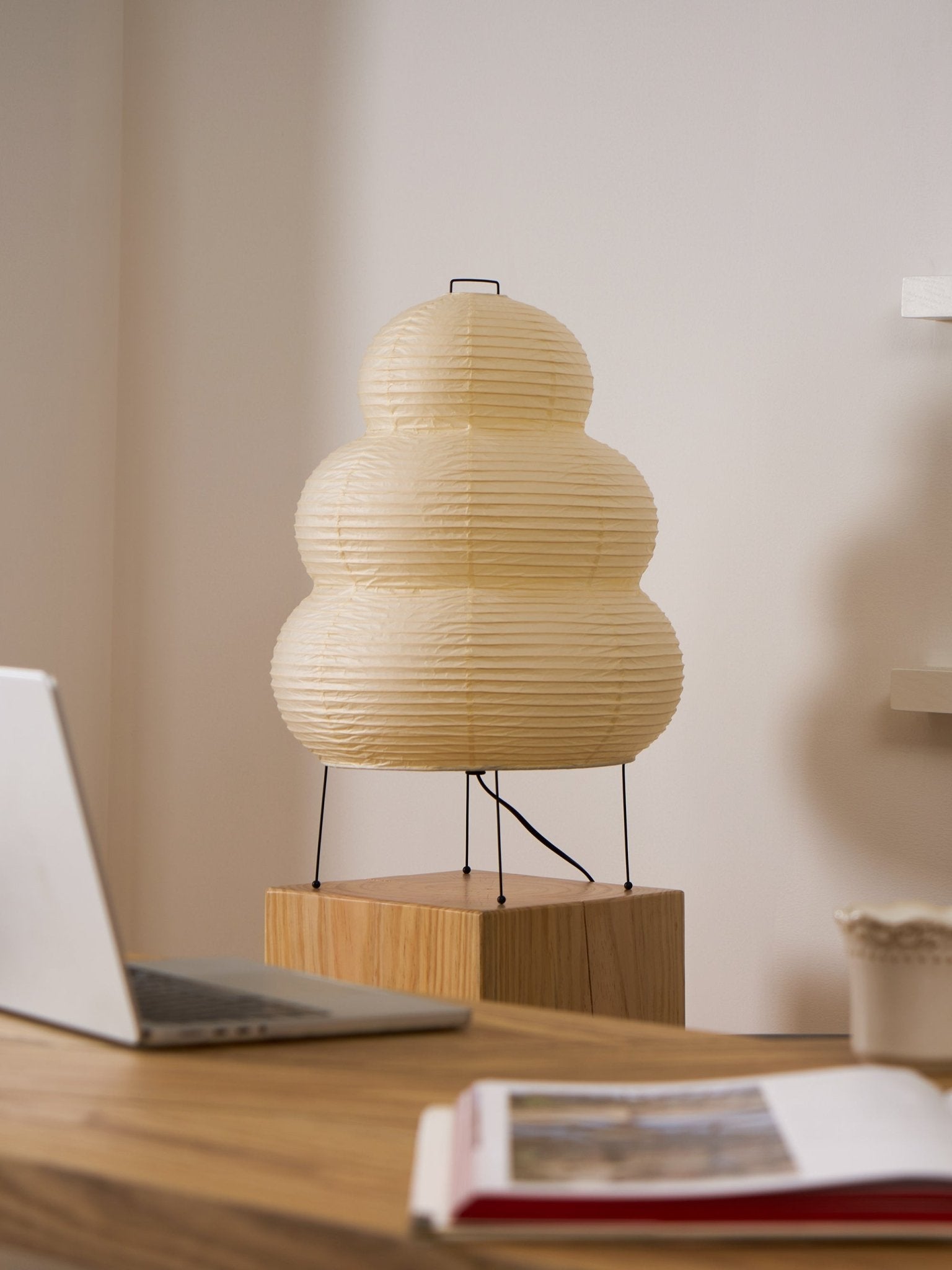 Akari Paper Table Lamp - Blowlighting