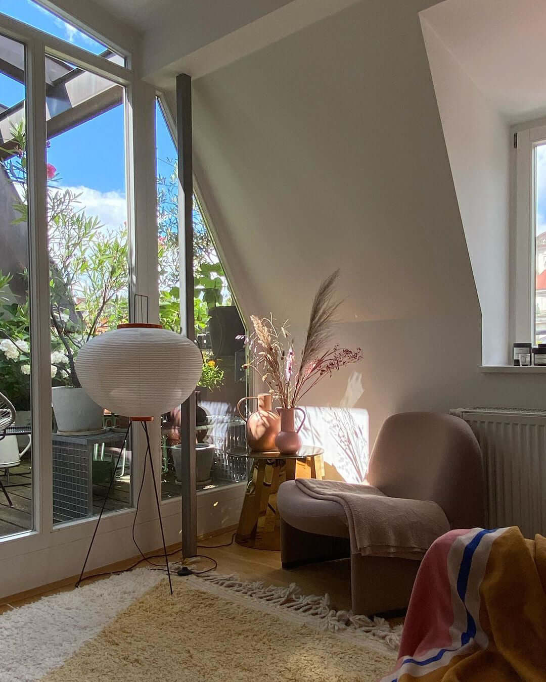 Rice Paper Floor Lamp - Blowlighting