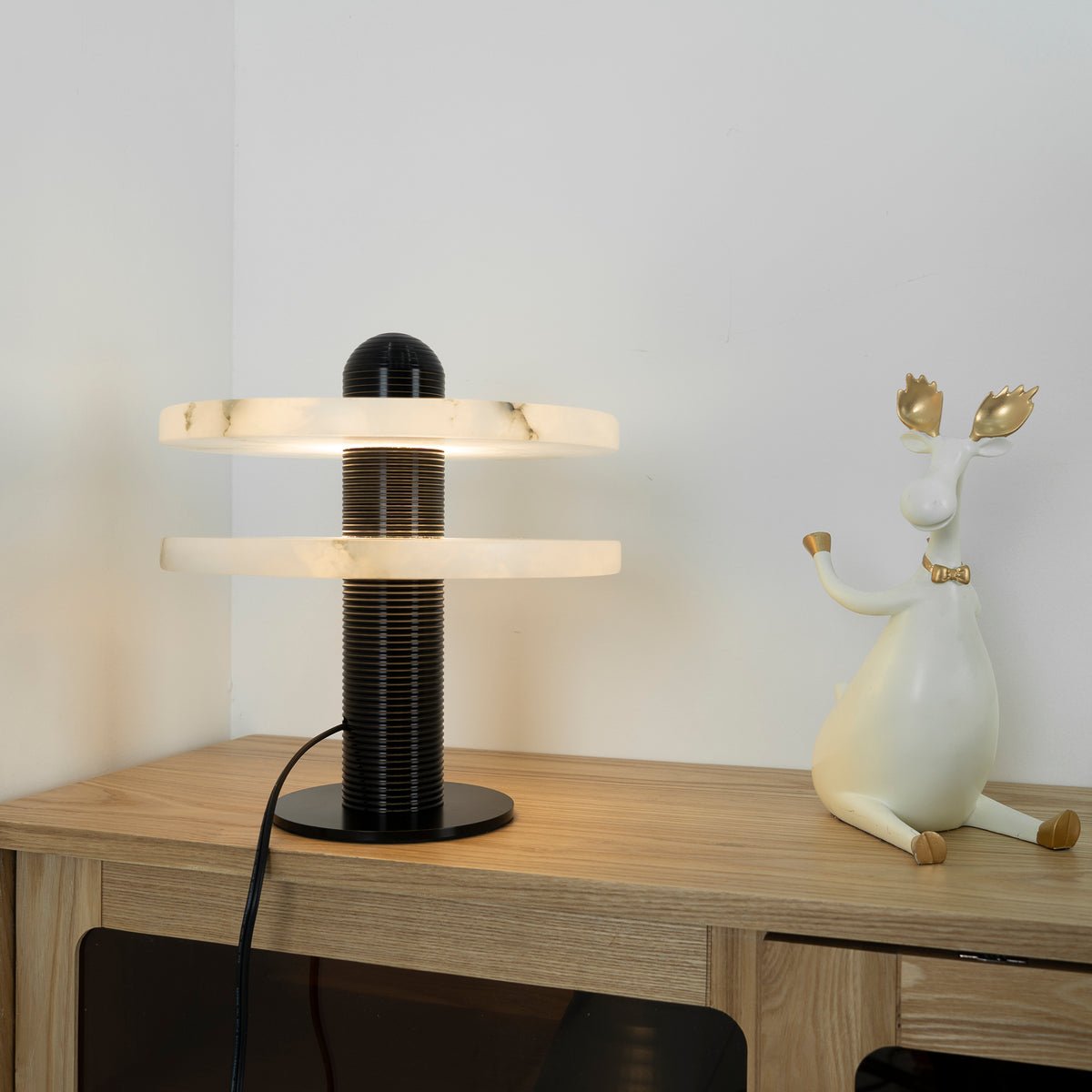 Nerio Modern Alabaster Table Lamp - Blowlighting