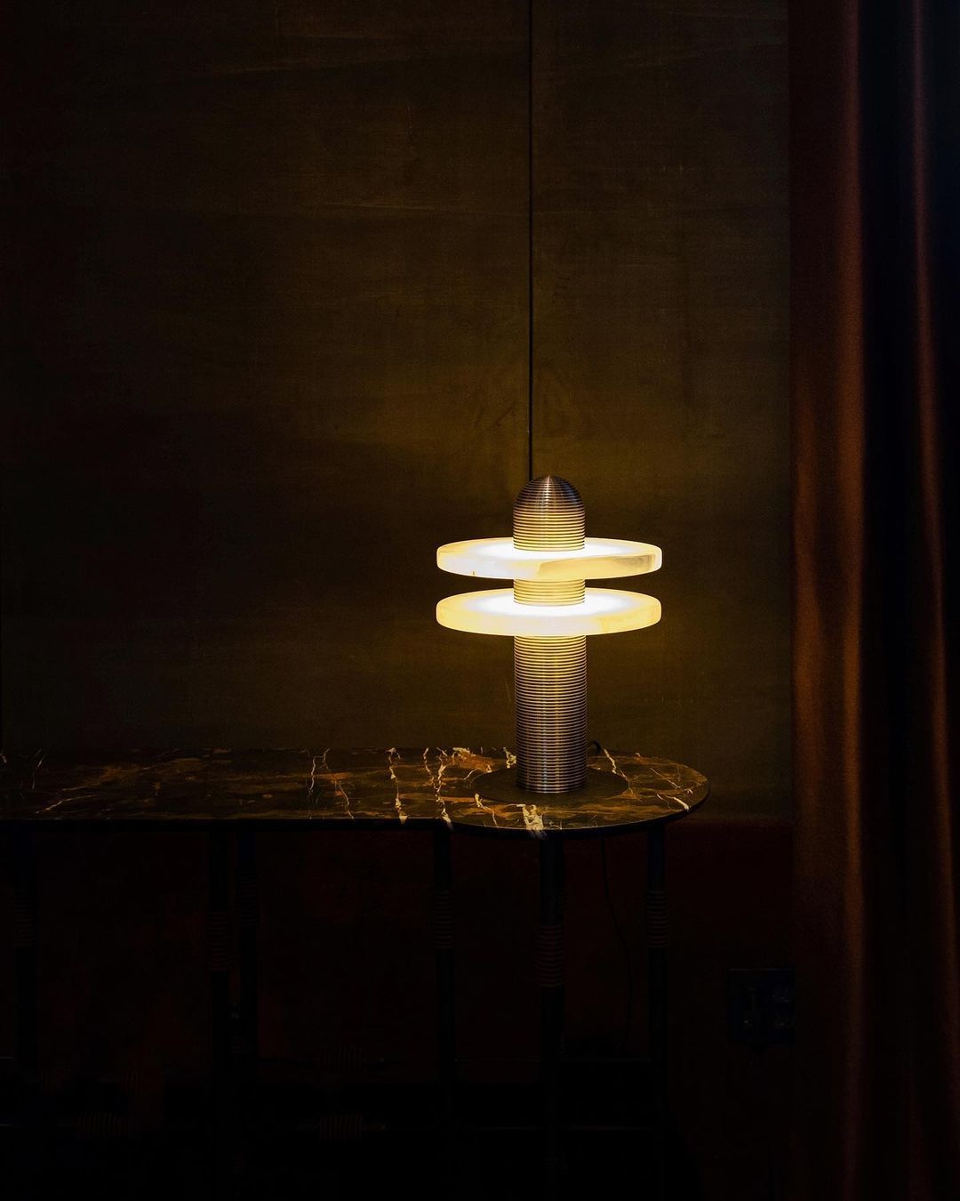 Nerio Modern Alabaster Table Lamp - Blowlighting