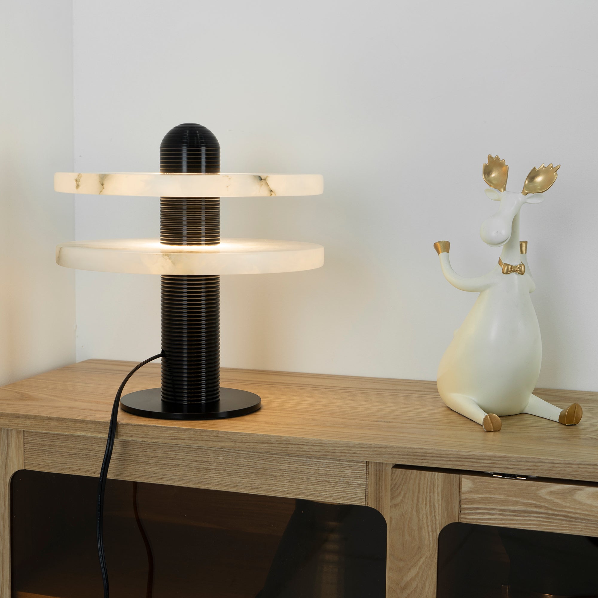 Nerio Modern Alabaster Table Lamp - Blowlighting