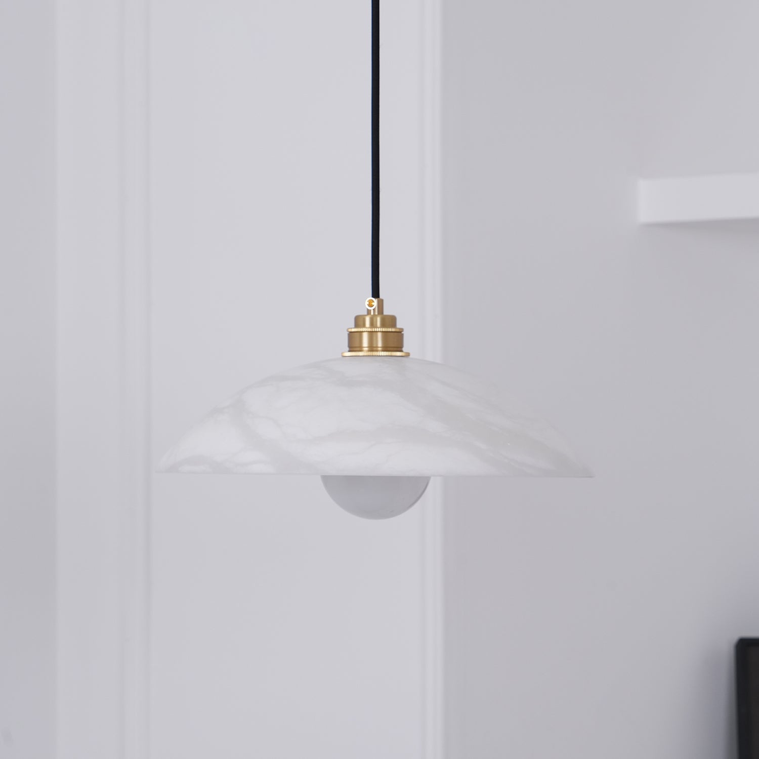 Nerea Minimalist Alabaster Pendant Light - Blowlighting