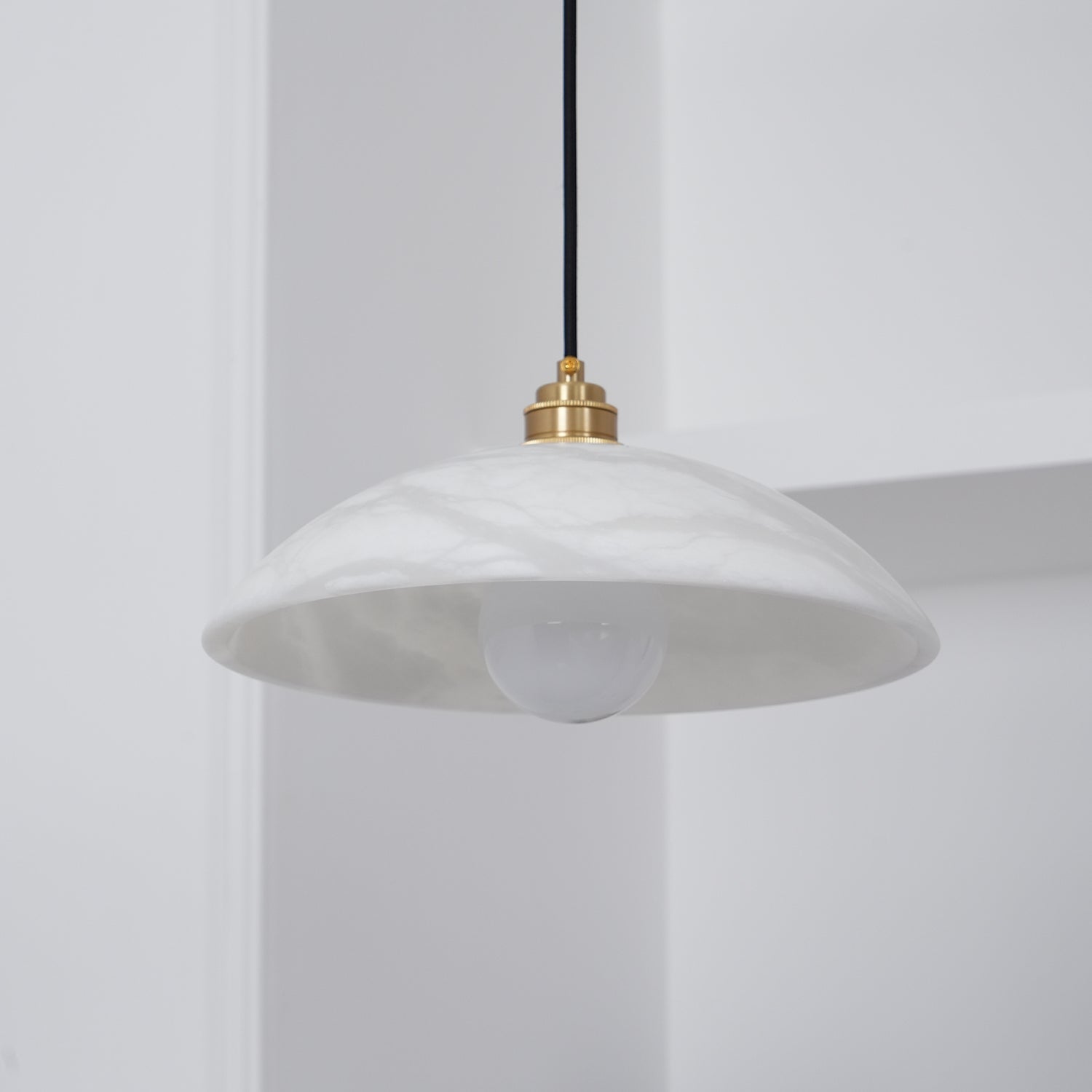 Nerea Minimalist Alabaster Pendant Light - Blowlighting