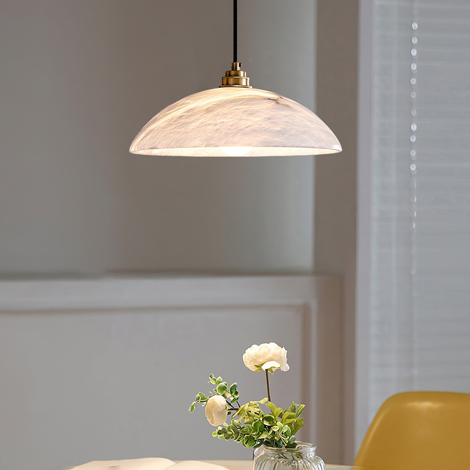 Nerea Minimalist Alabaster Pendant Light - Blowlighting