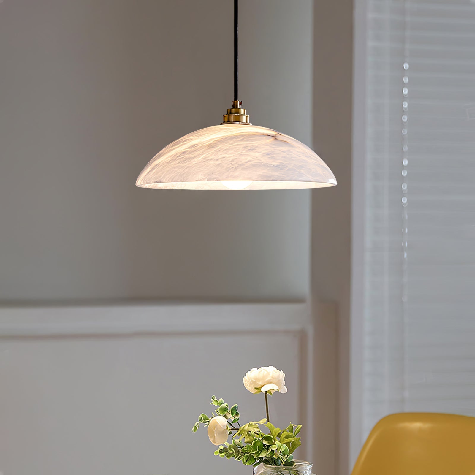 Nerea Minimalist Alabaster Pendant Light - Blowlighting