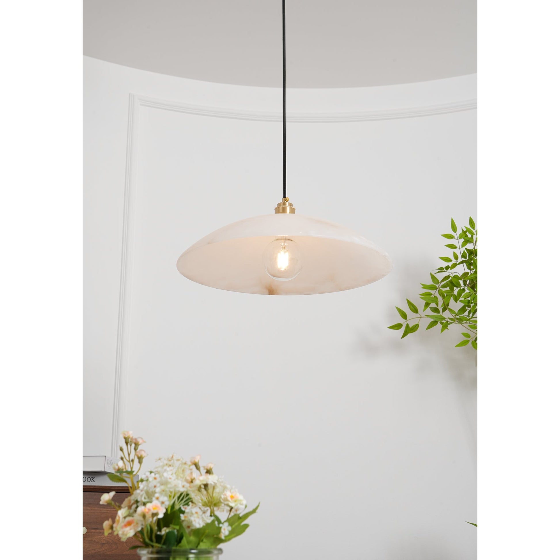 Nerea Minimalist Alabaster Pendant Light - Blowlighting
