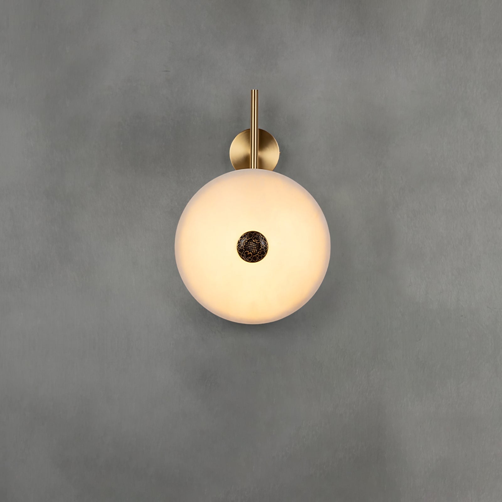 Evadne Alabaster Wall Lamp - Blowlighting