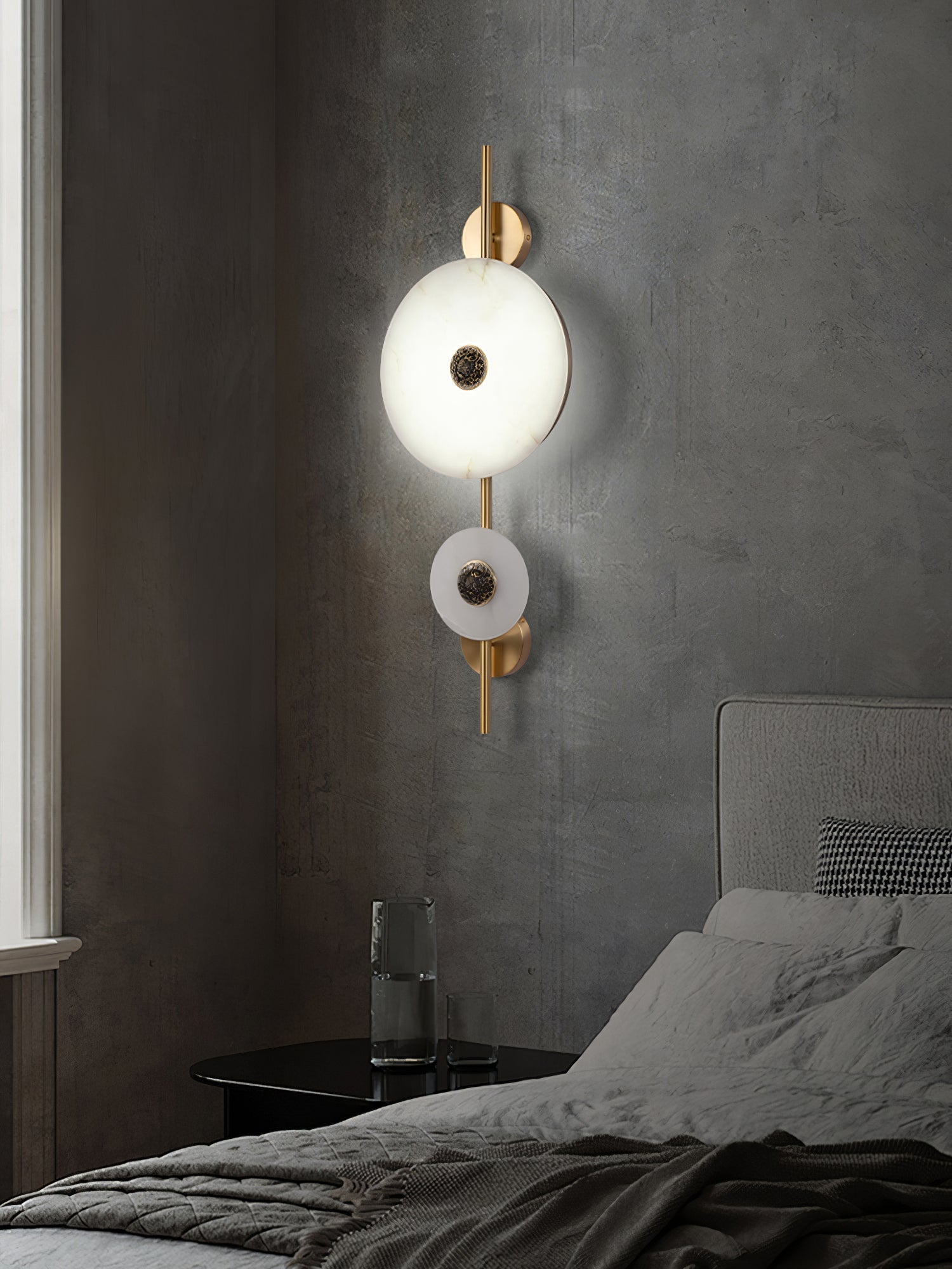 Evadne Alabaster Wall Lamp - Blowlighting