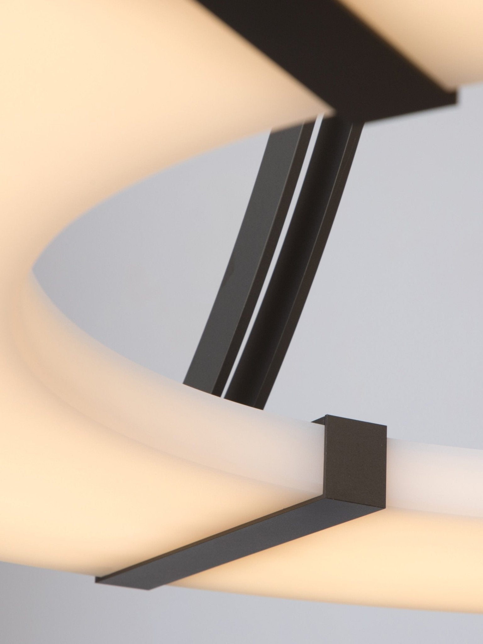 Althea Alabaster Ring Pendant Light - Blowlighting