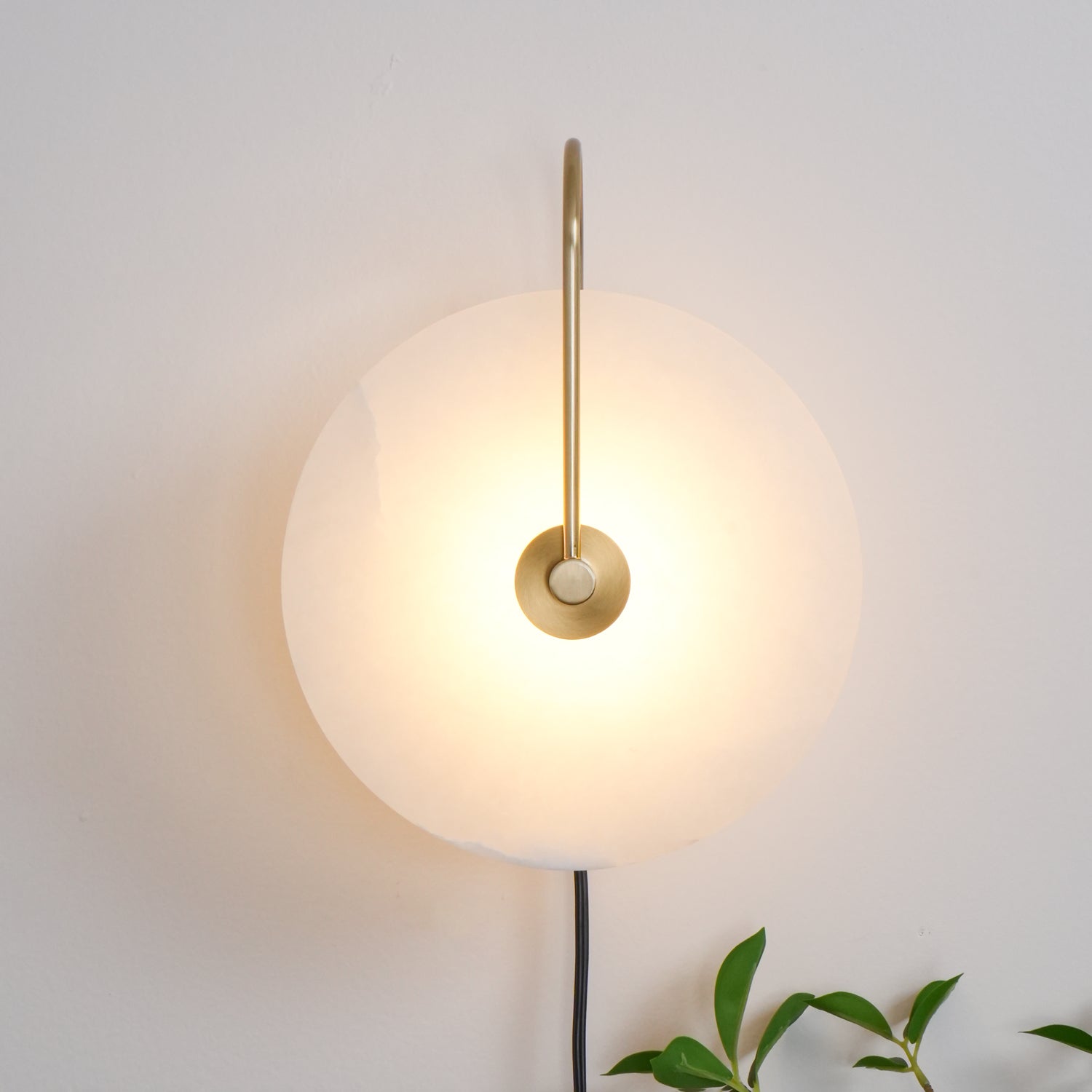 Ceraeyra Alabaster Globe Wall Light - Blowlighting