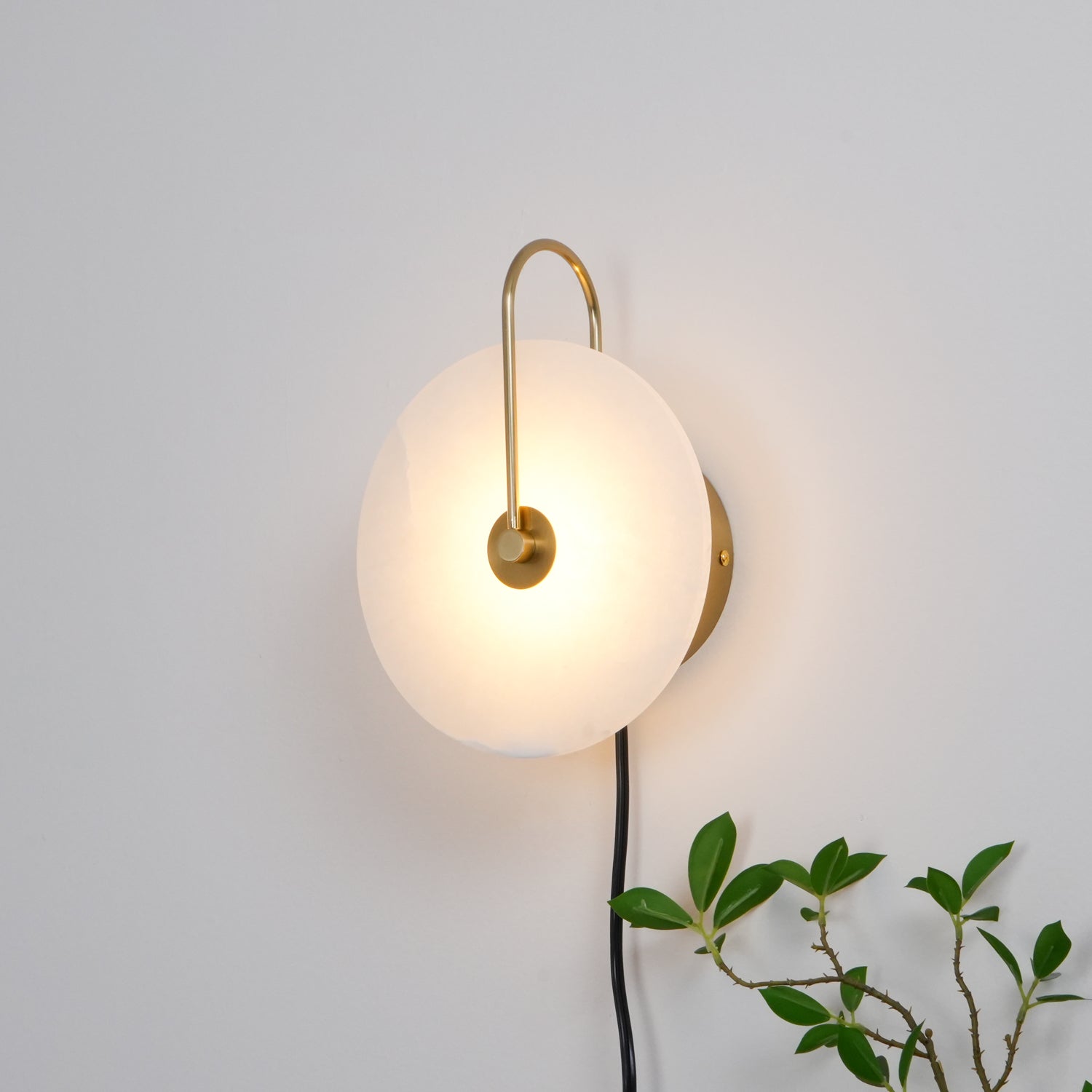 Ceraeyra Alabaster Globe Wall Light - Blowlighting