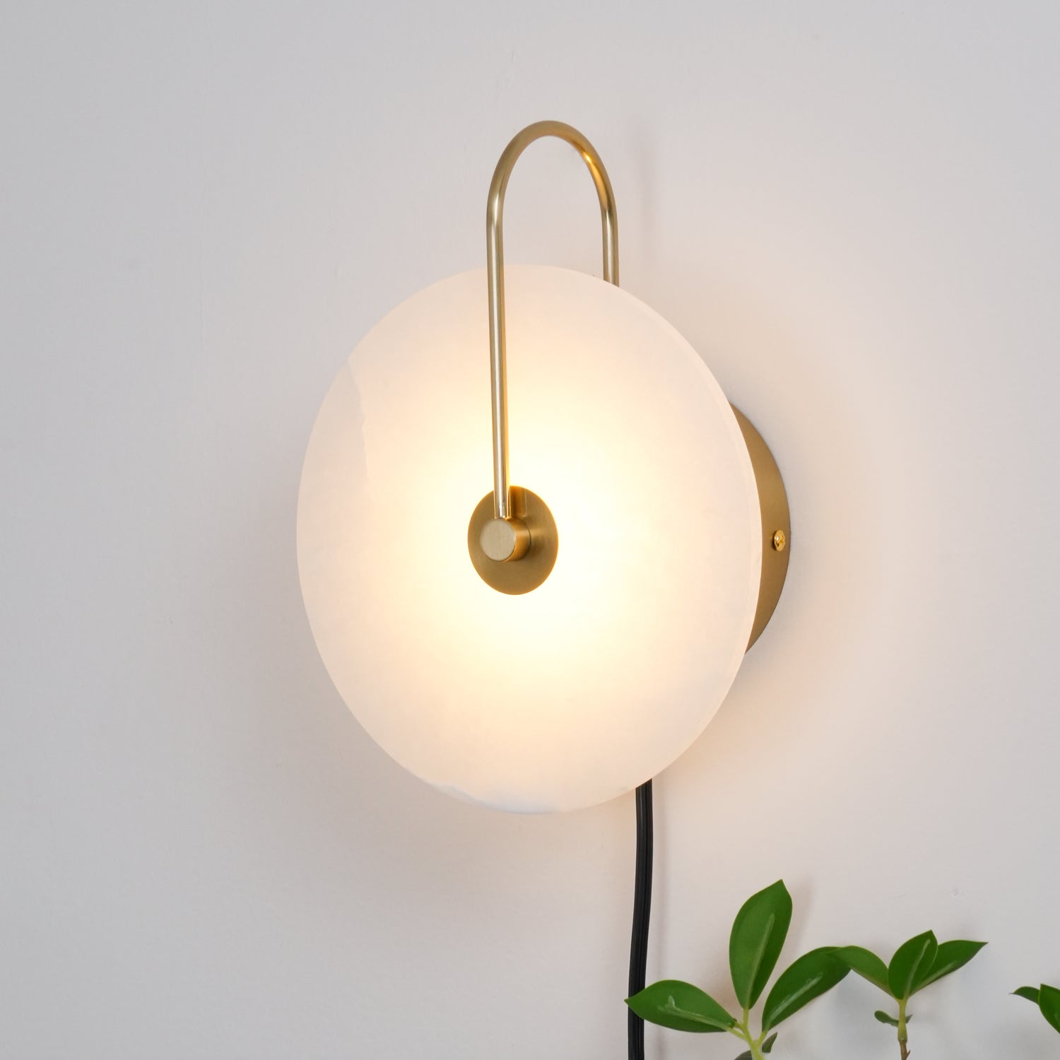Ceraeyra Alabaster Globe Wall Light - Blowlighting
