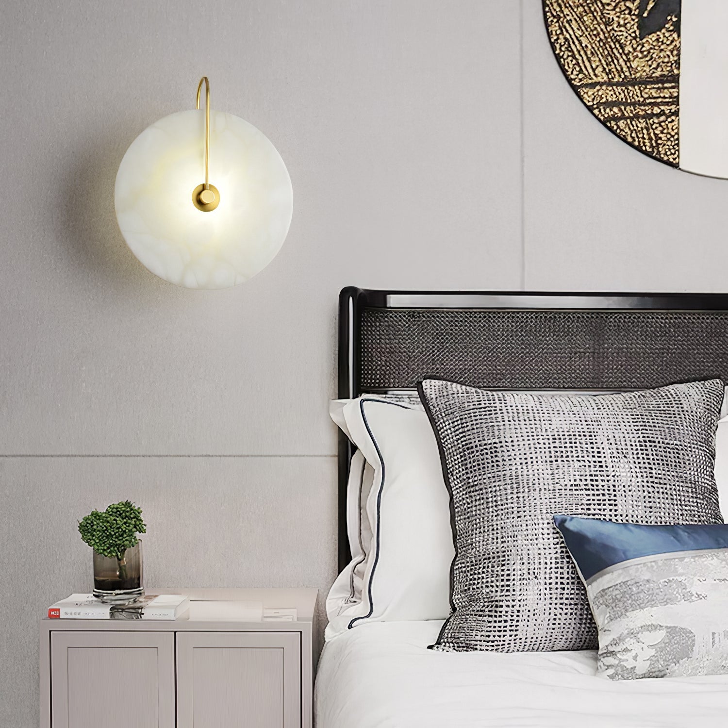 Elaris Alabaster Globe Wall Lamp - Blowlighting
