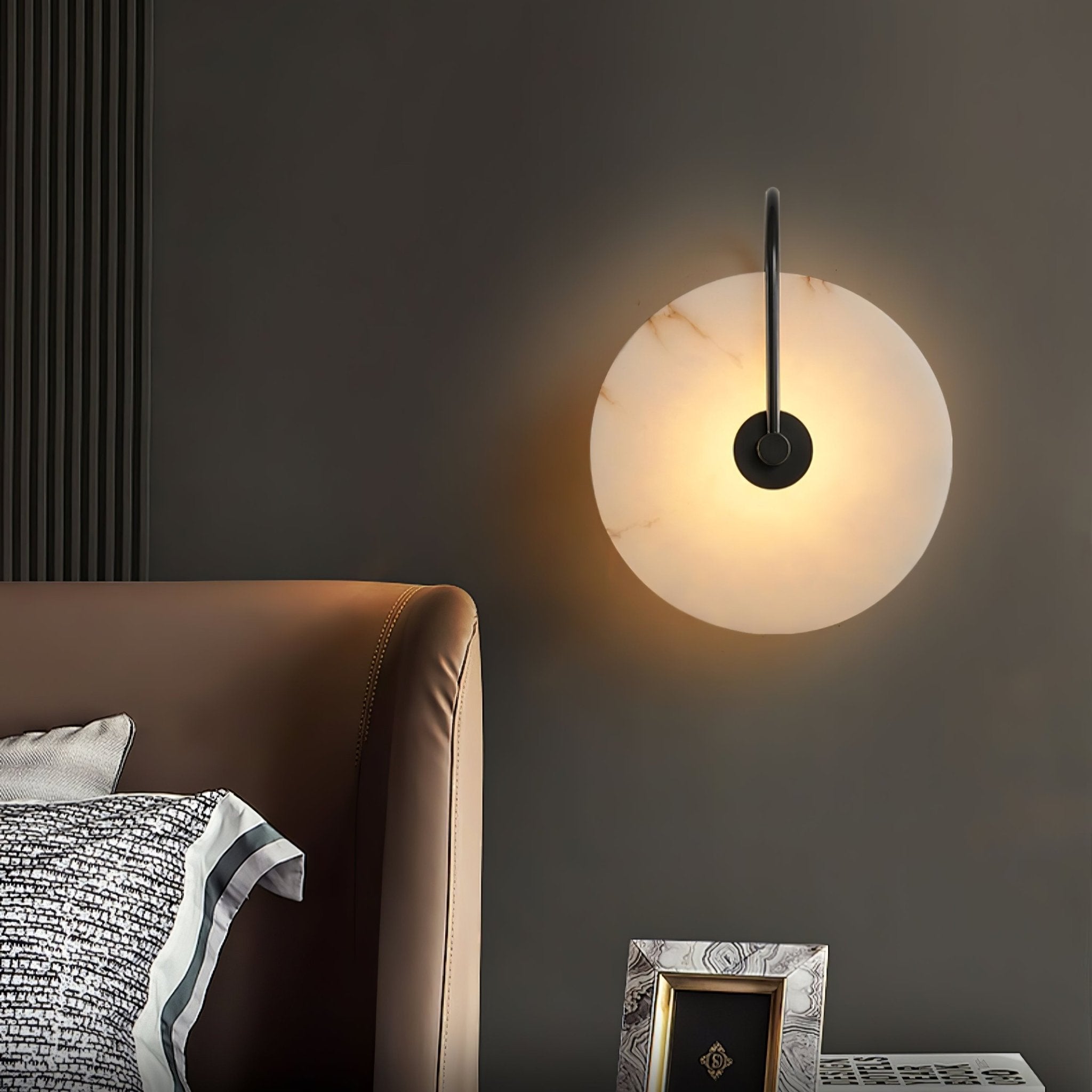 Elaris Alabaster Globe Wall Lamp - Blowlighting