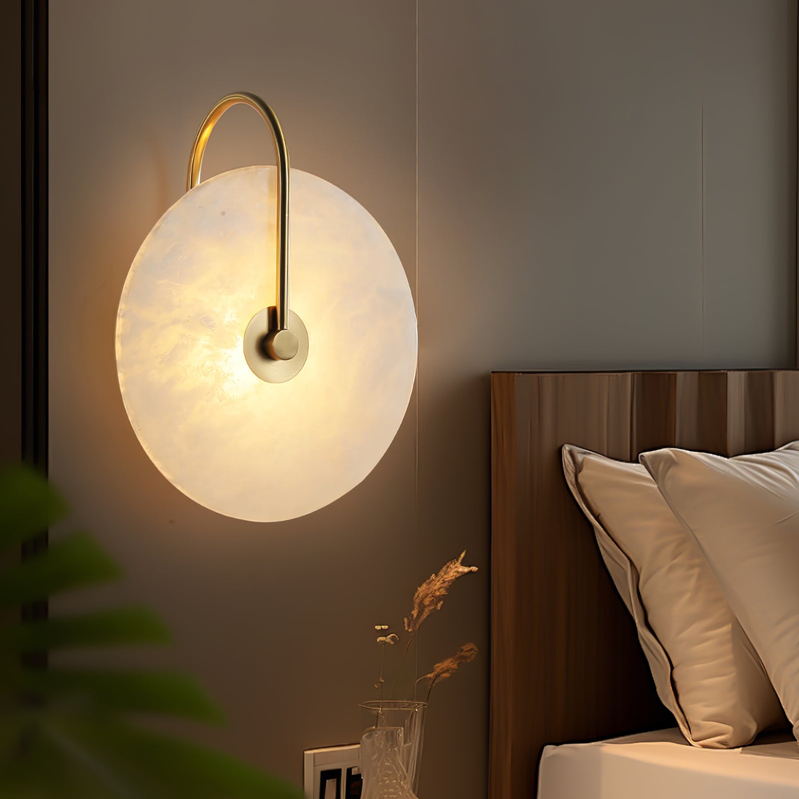 Ceraeyra Alabaster Globe Wall Light - Blowlighting