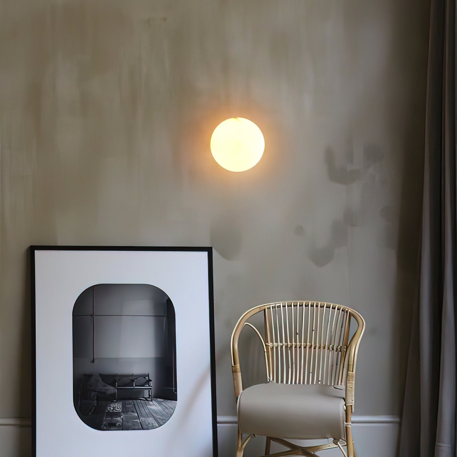 Vevinir Alabaster Globe Wall Light - Blowlighting