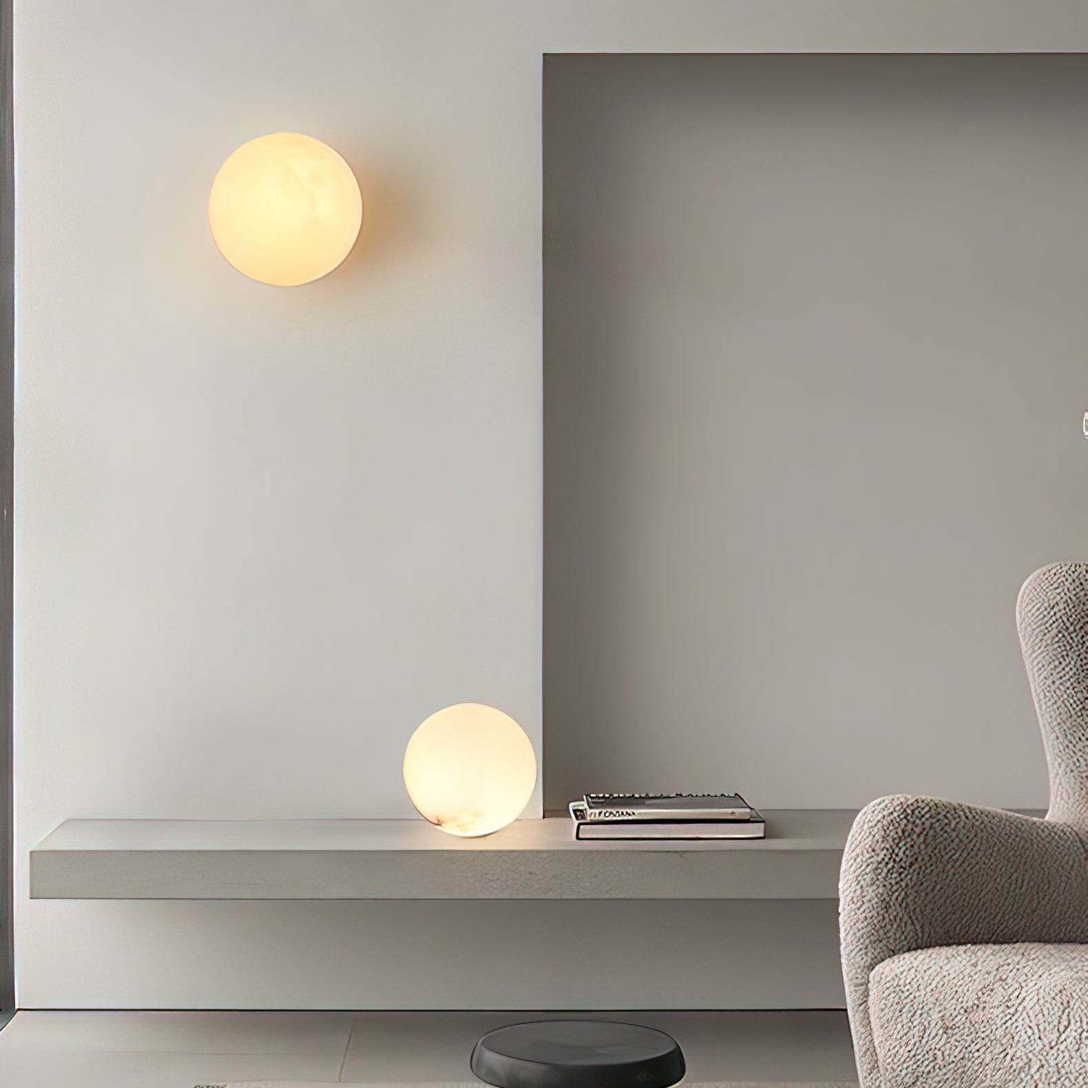 Vevinir Alabaster Globe Wall Light - Blowlighting