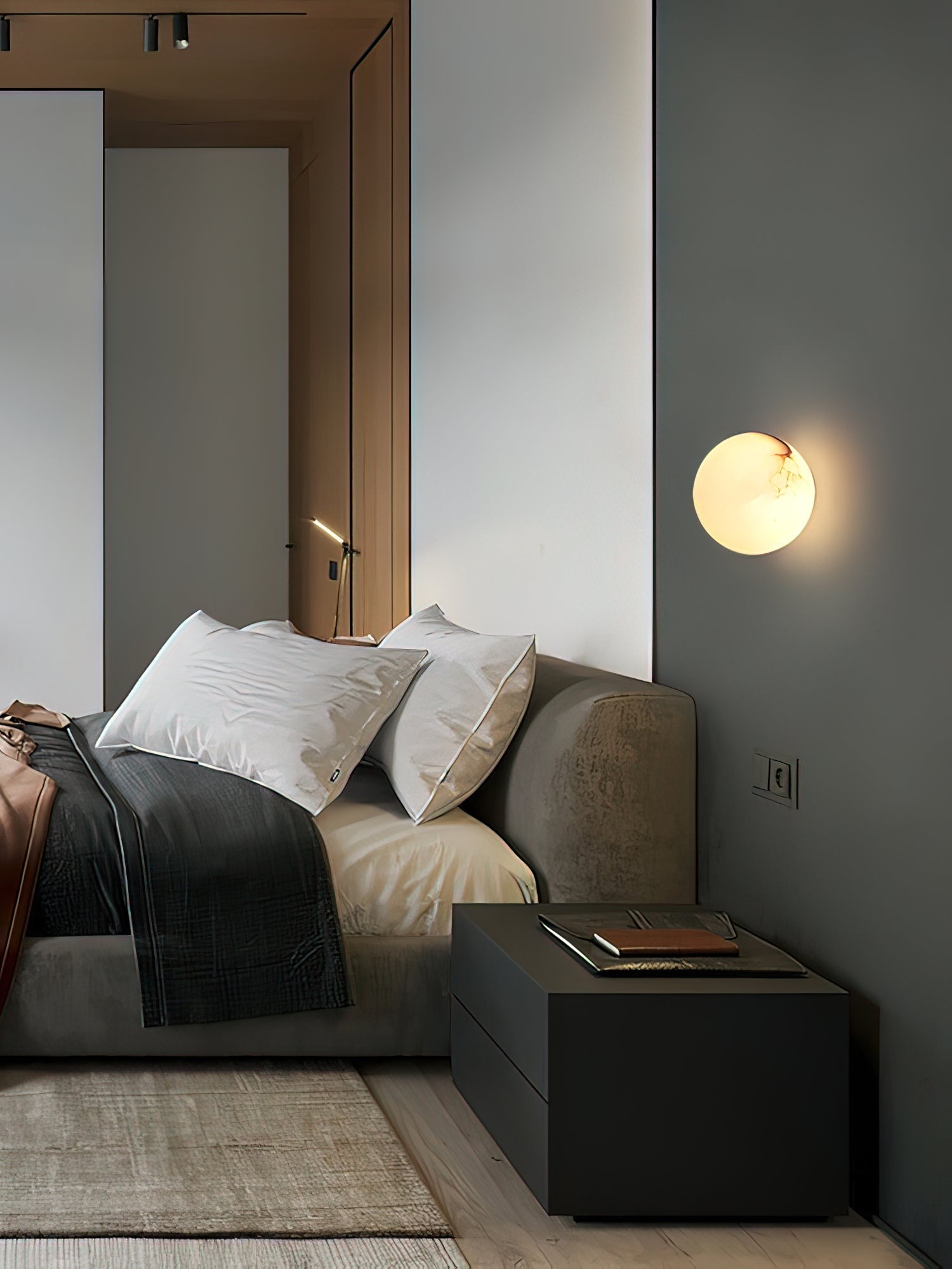 Vevinir Alabaster Globe Wall Light - Blowlighting