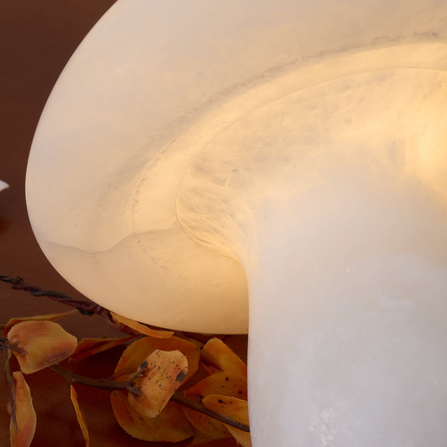 Nera Alabaster Table Lamp - Blowlighting