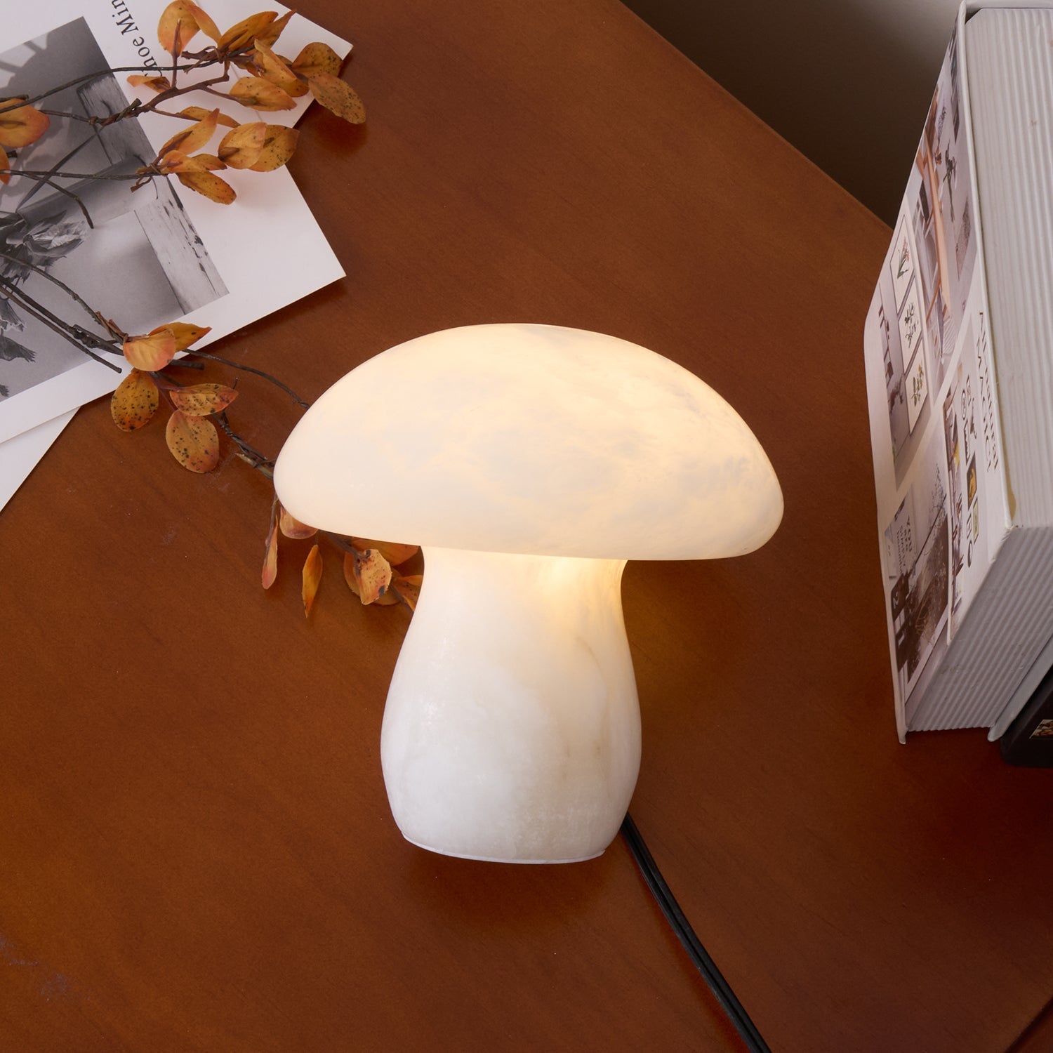 Nera Alabaster Table Lamp - Blowlighting