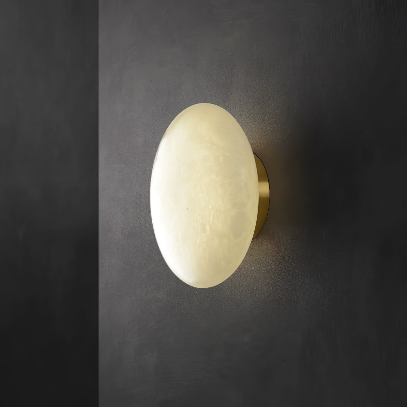 Vanorara Minimalist Alabaster Flush Mount Light - Blowlighting