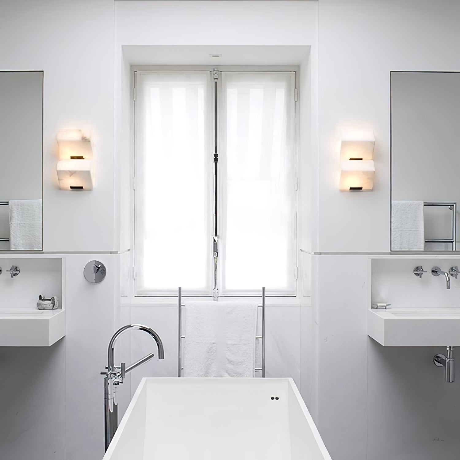 Dione Alabaster Wall Lamp - Blowlighting