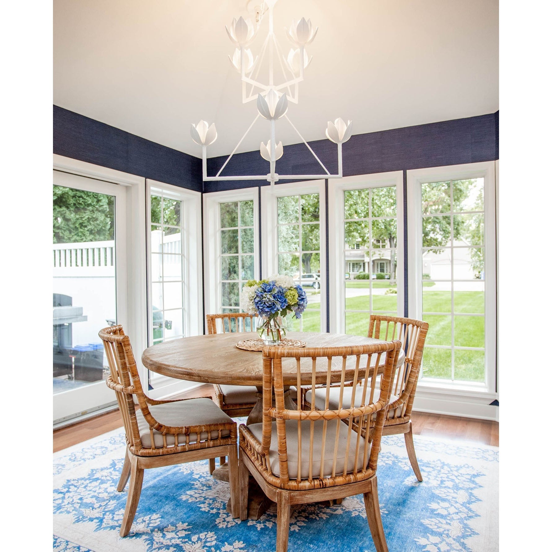 Ulmaris Floral Metal Chandelier - Blowlighting
