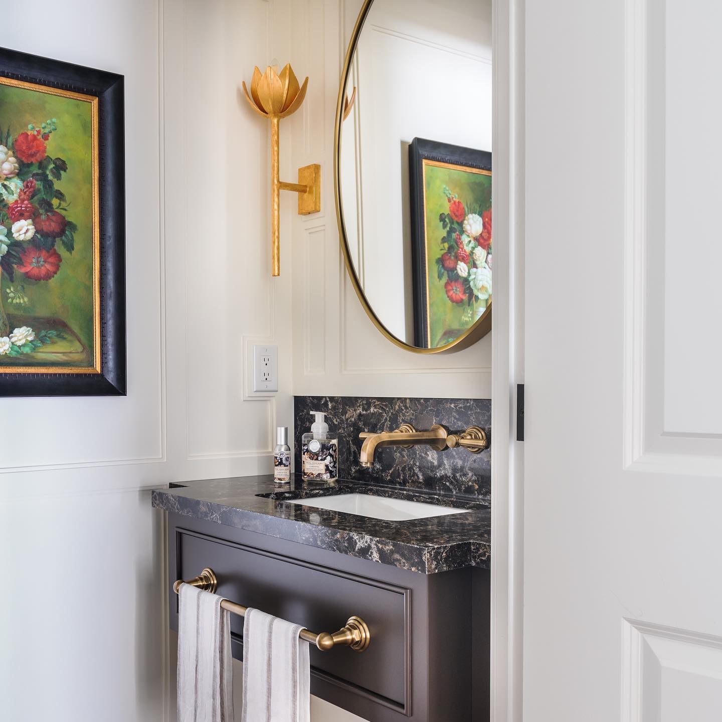 Alberto Lotus Bloom Wall Lamp - Vakkerlight