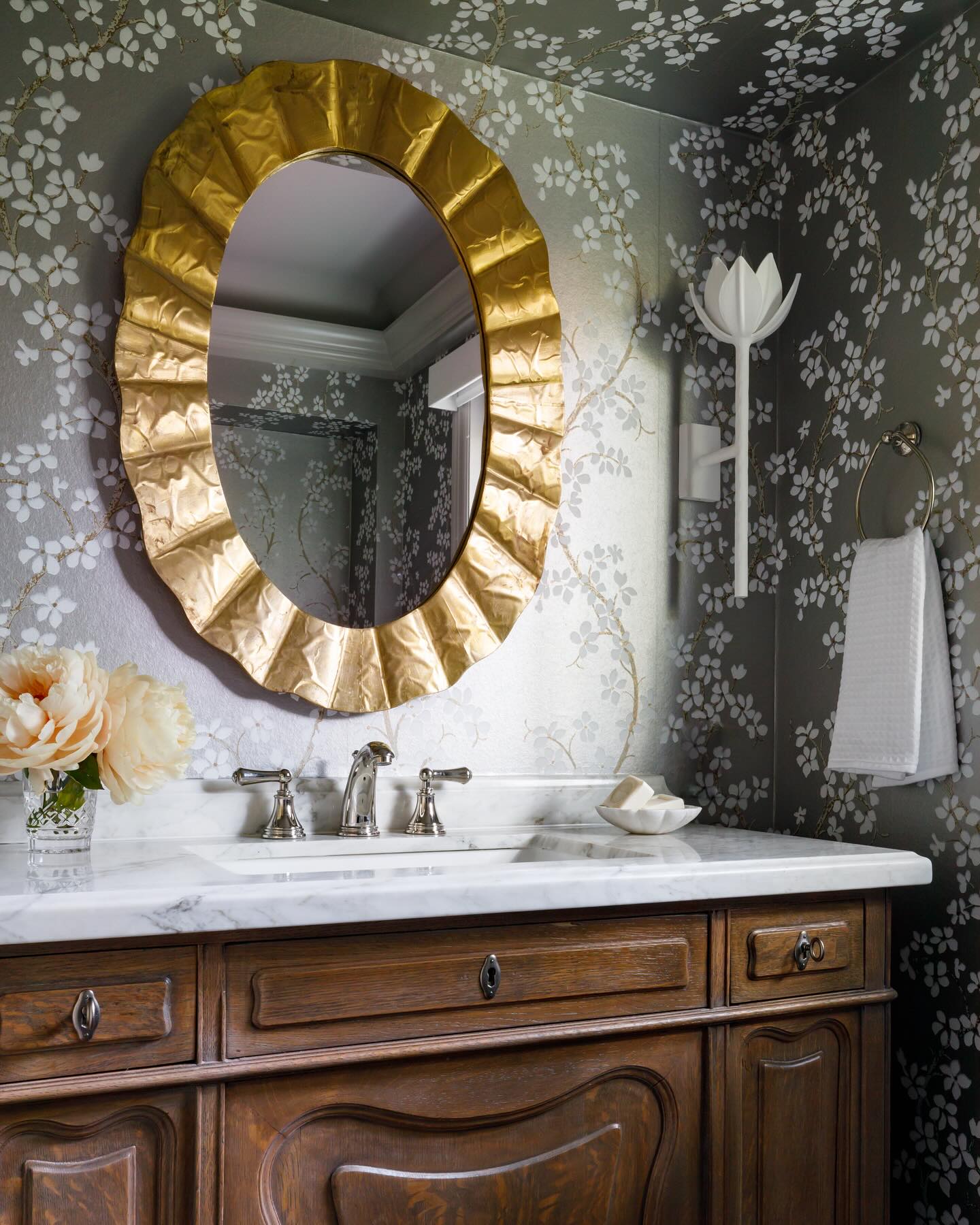 Alberto Lotus Bloom Wall Lamp - Vakkerlight