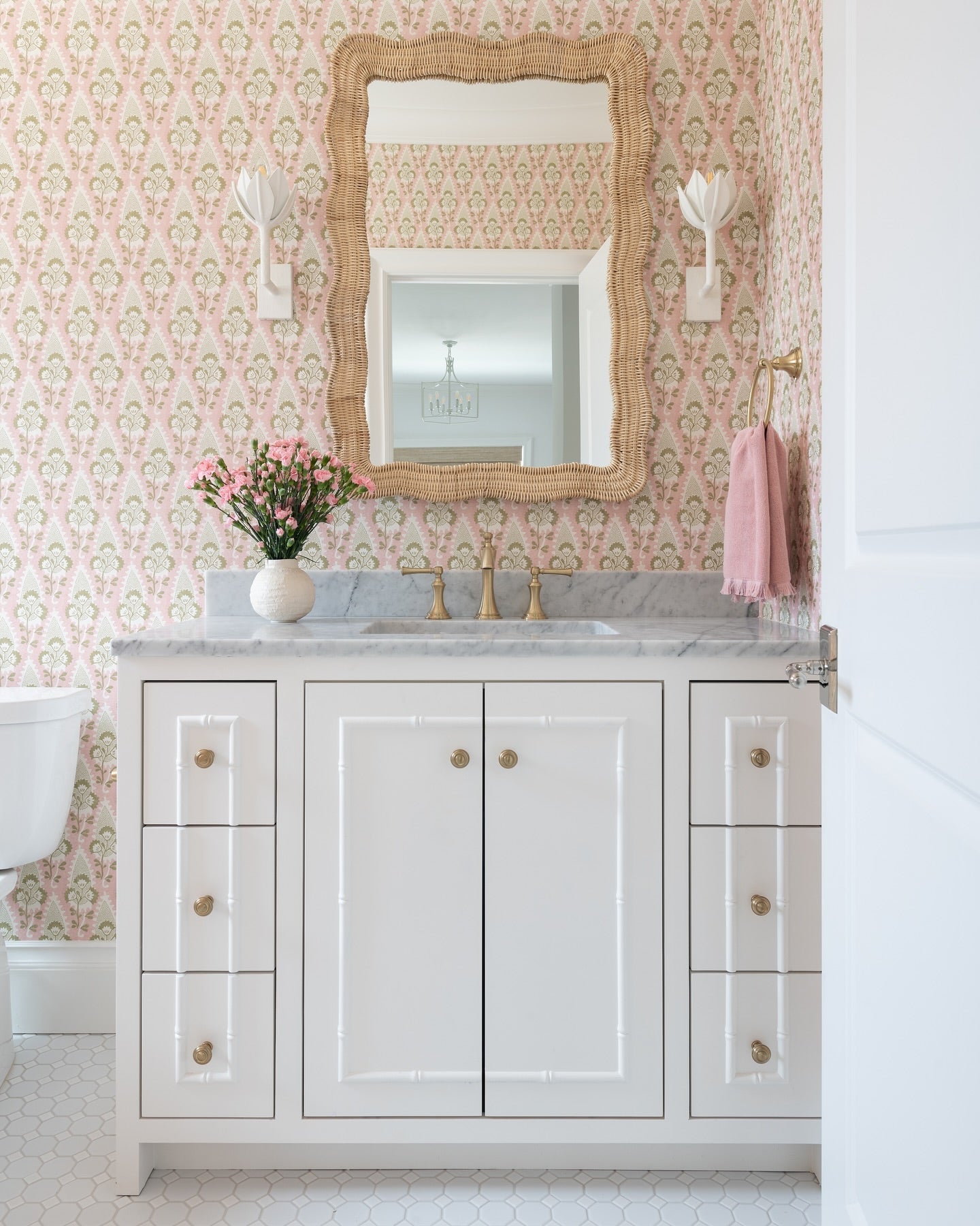 Alberto Lotus Bloom Wall Lamp - Vakkerlight