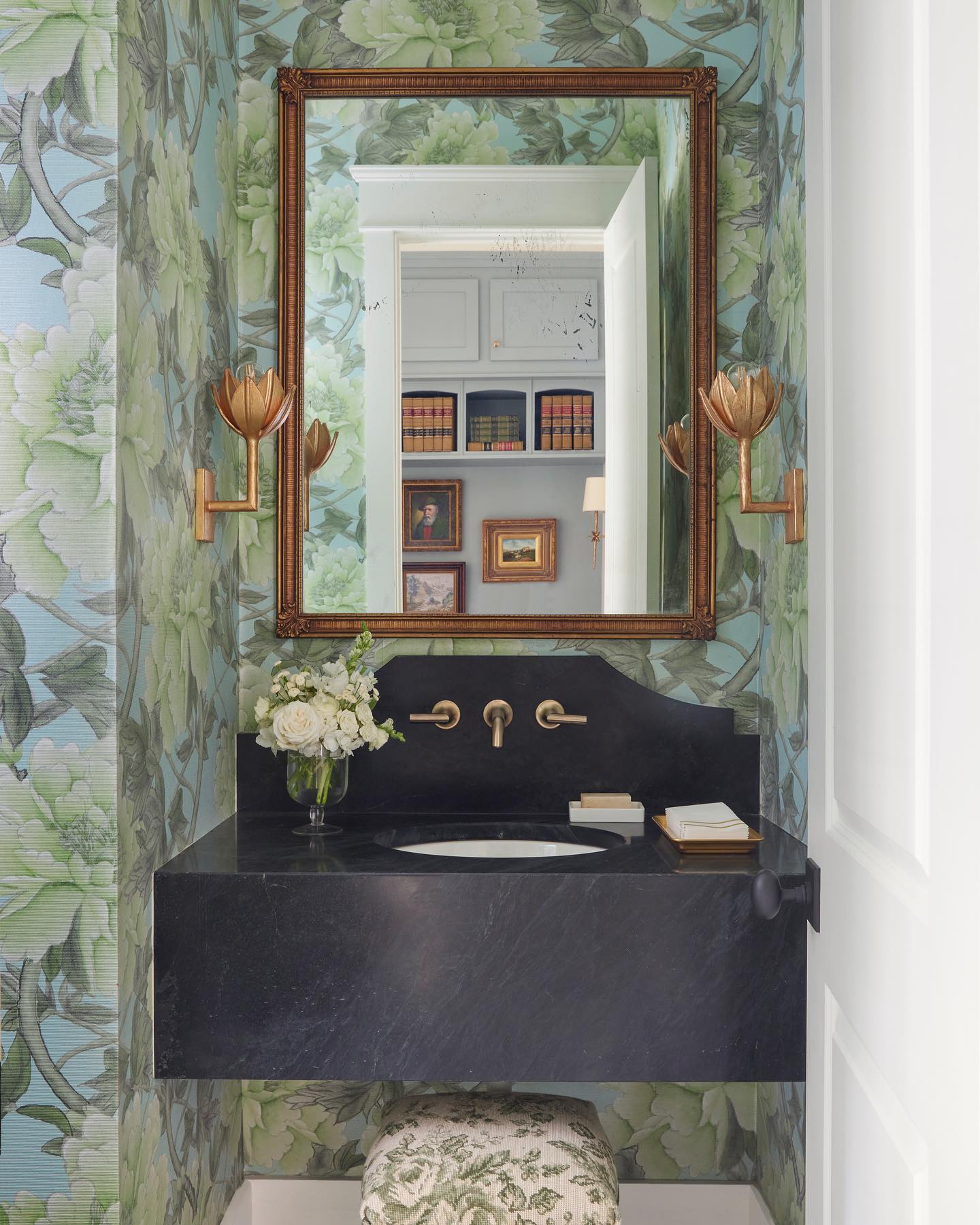 Alberto Lotus Bloom Wall Lamp - Vakkerlight