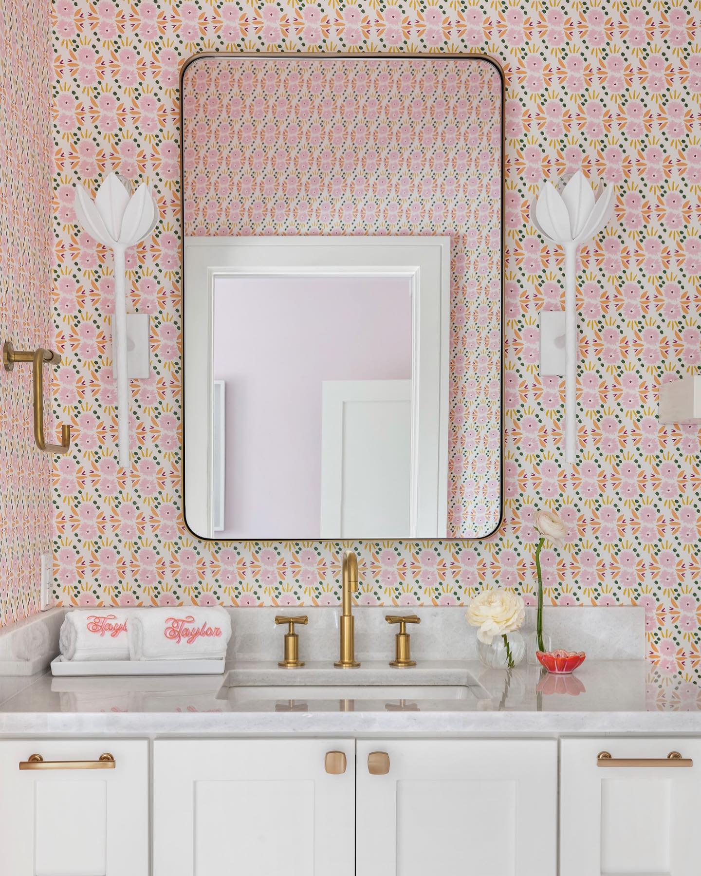 Alberto Lotus Bloom Wall Lamp - Vakkerlight