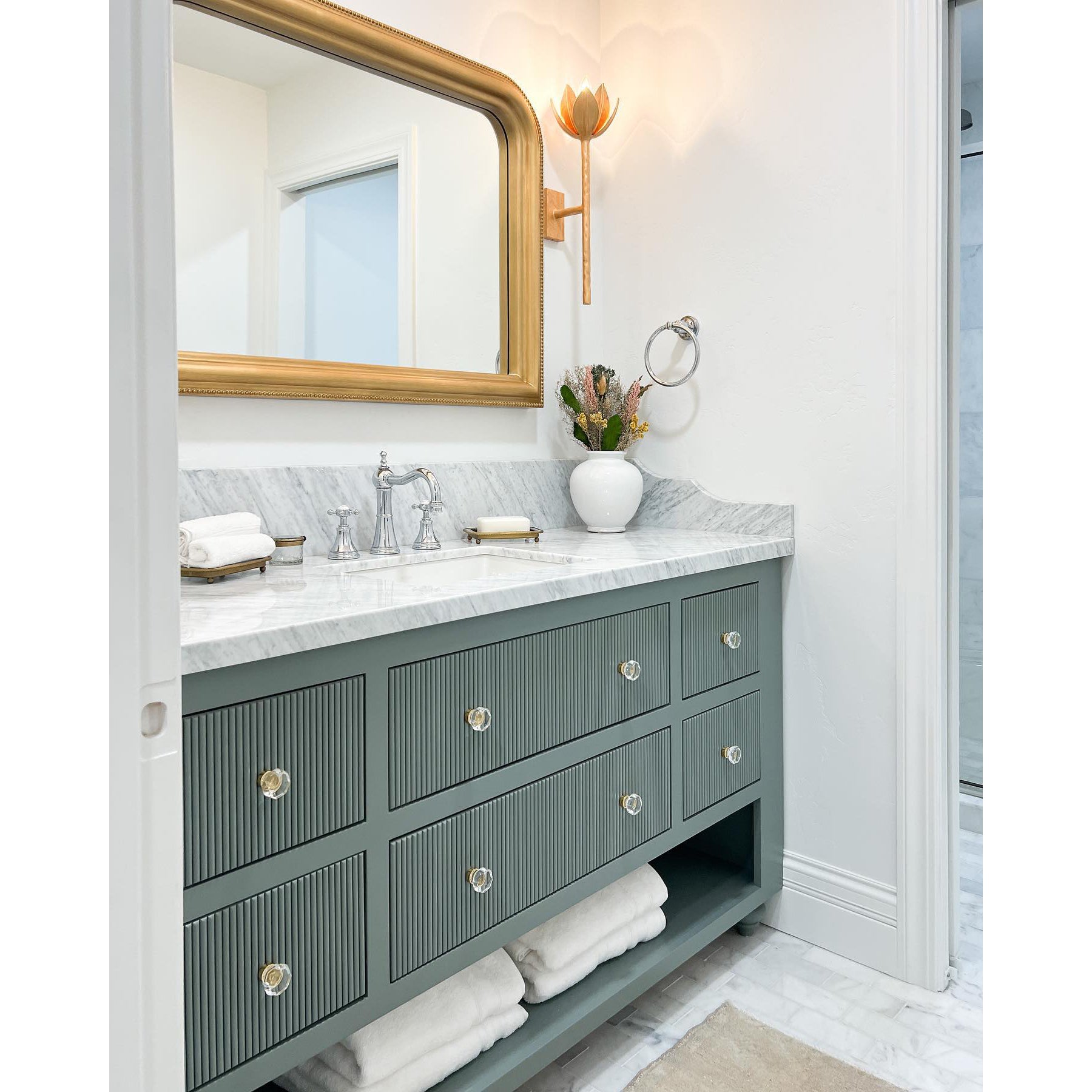 Alberto Lotus Bloom Wall Lamp - Vakkerlight