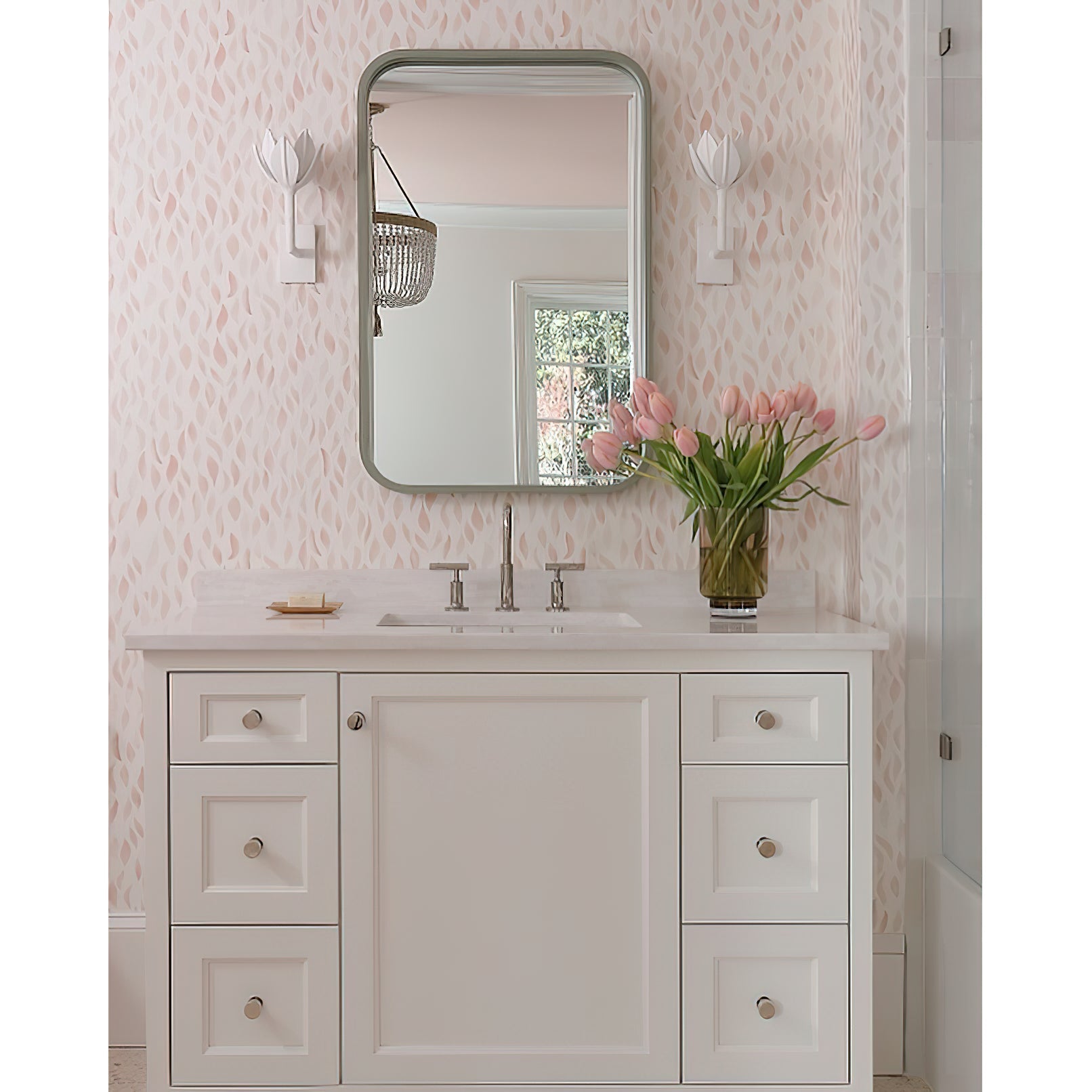 Alberto Lotus Bloom Wall Lamp - Vakkerlight