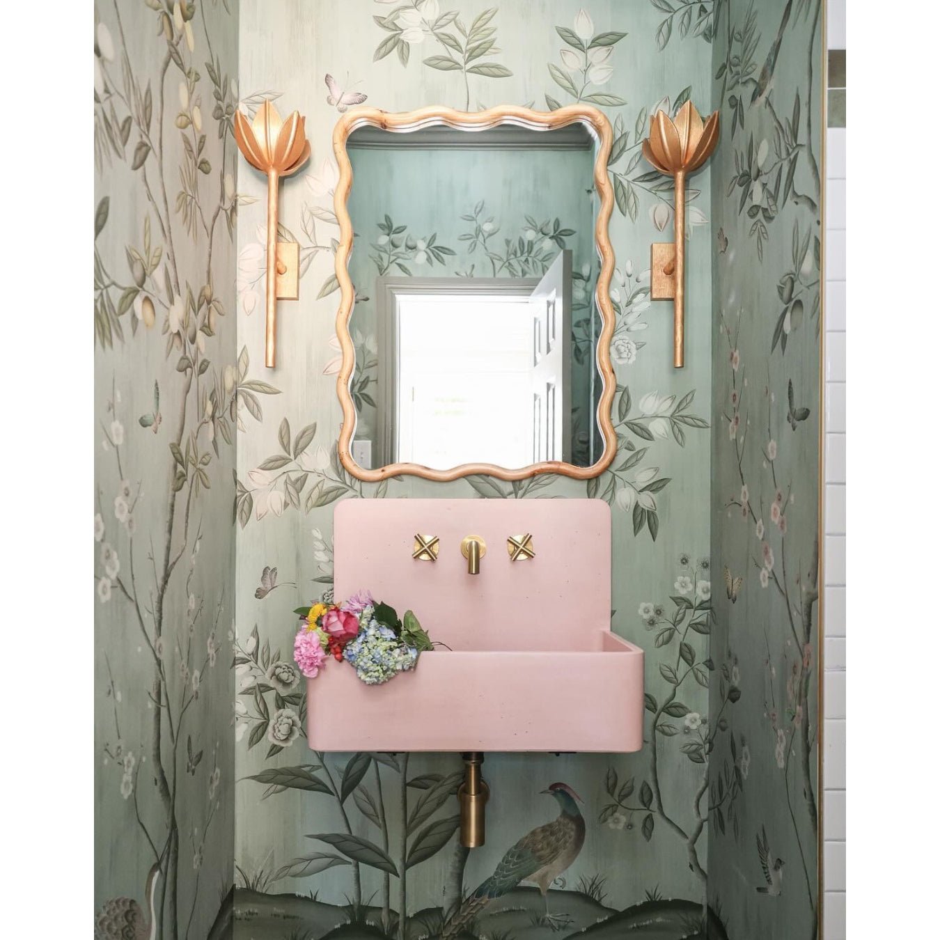 Alberto Lotus Bloom Wall Lamp - Vakkerlight