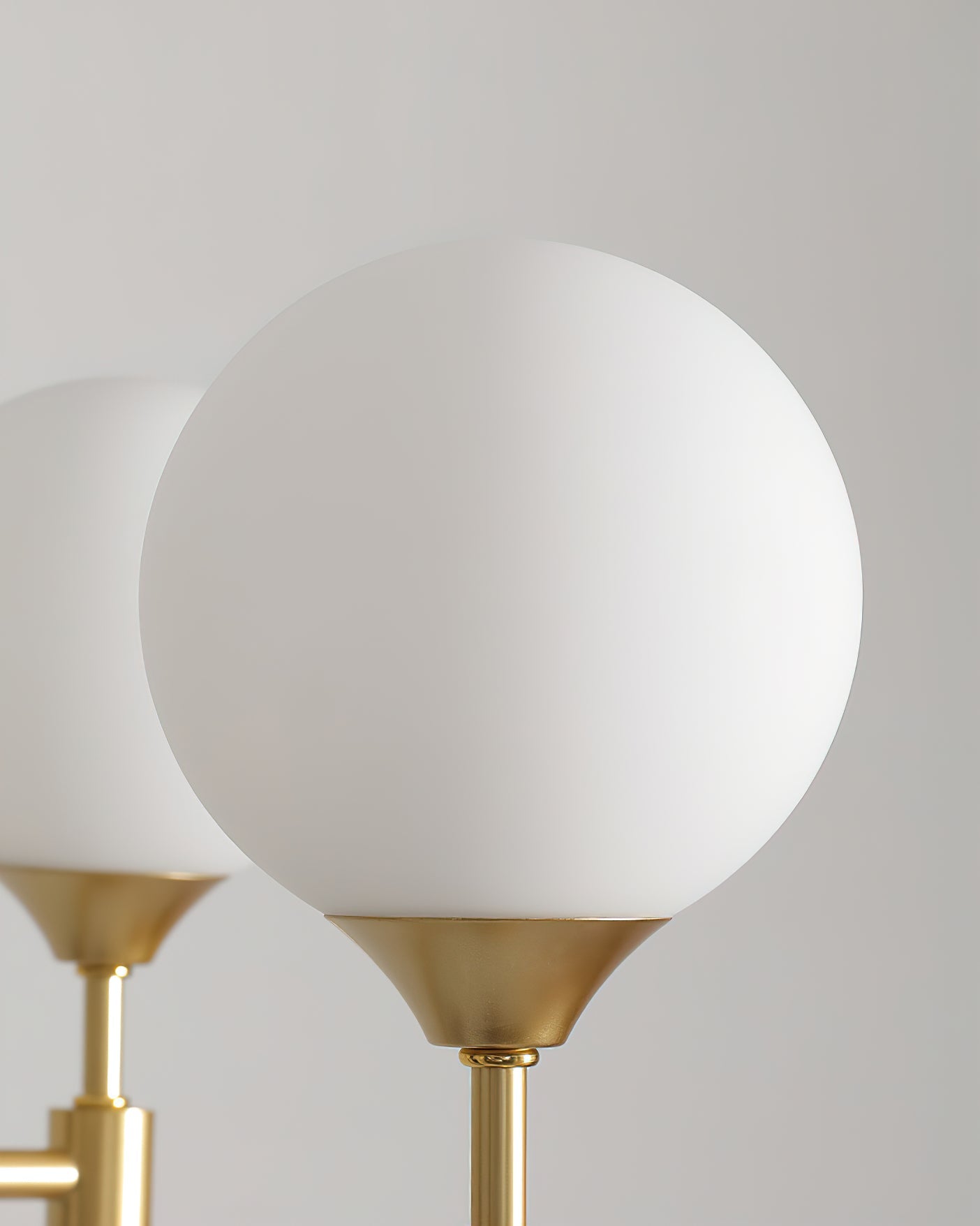 Solara Elegant Glass Chandelier - Blowlighting