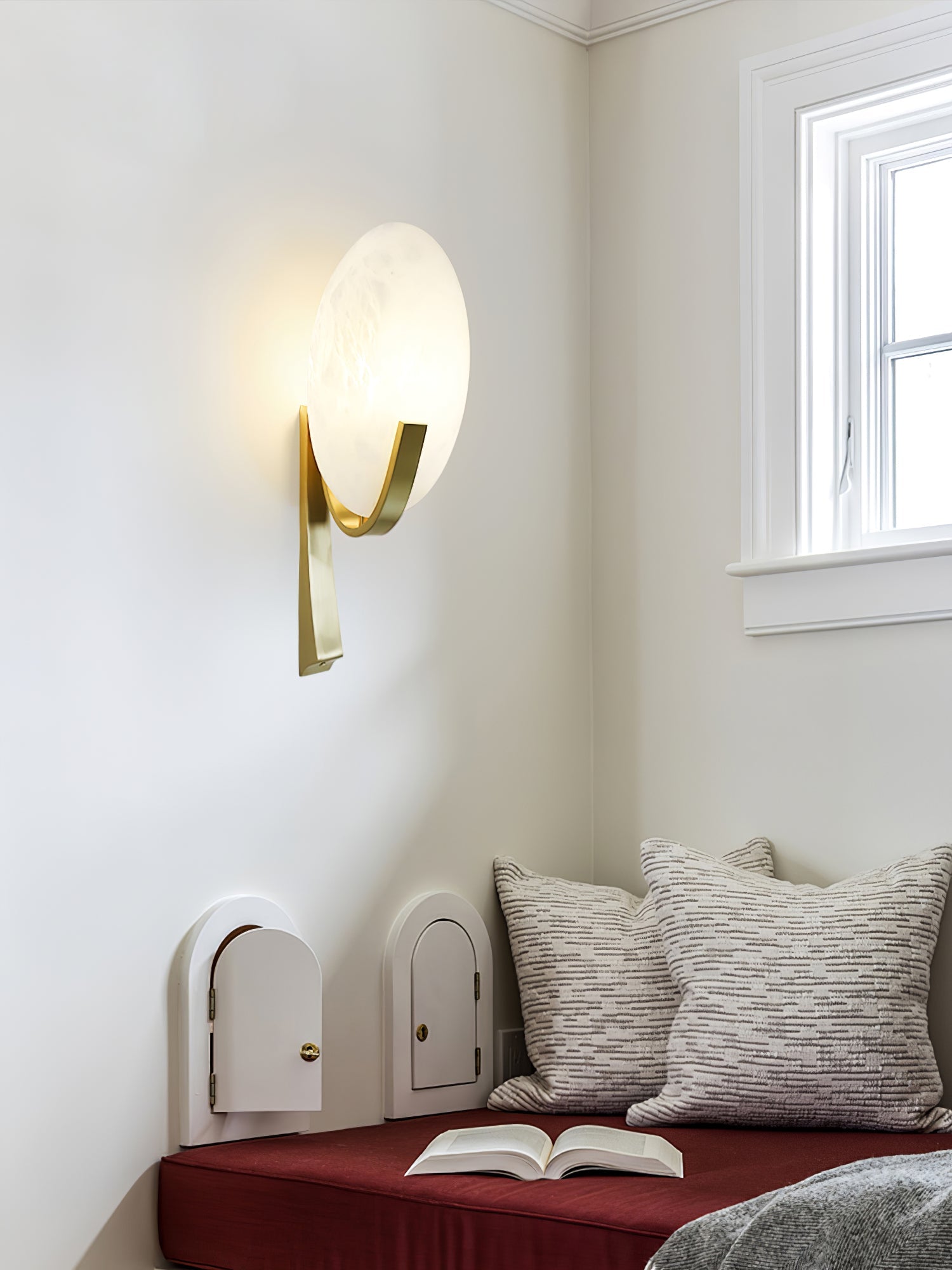 Althea Minimalist Alabaster Wall Lamp - Blowlighting