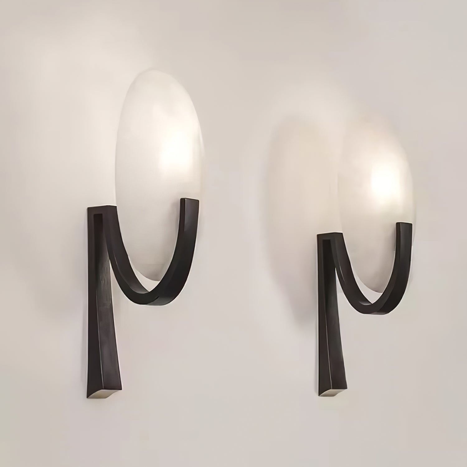 Althea Minimalist Alabaster Wall Lamp - Blowlighting
