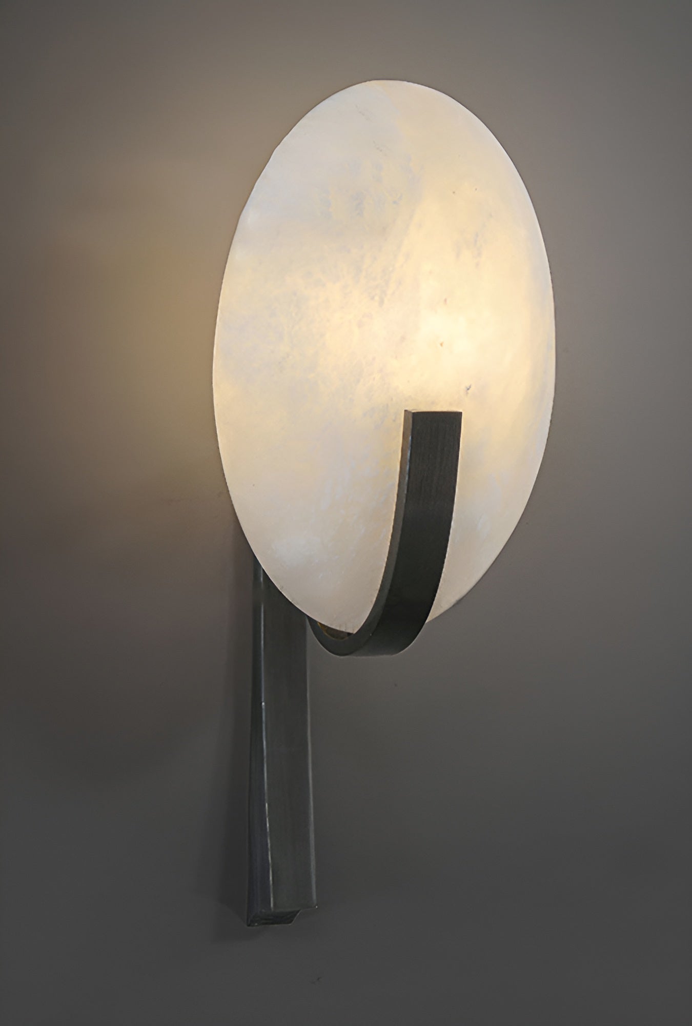 Althea Minimalist Alabaster Wall Lamp - Blowlighting