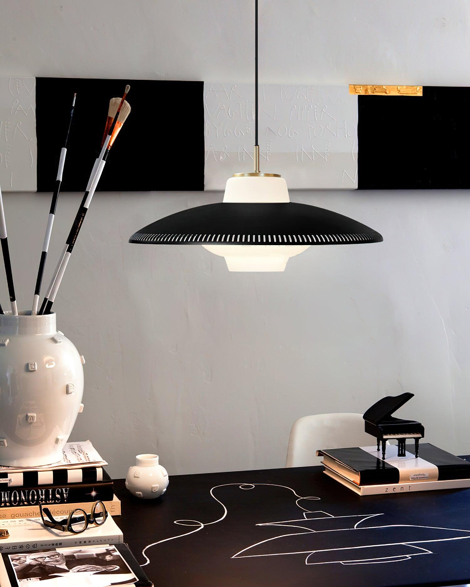 Alien Frisbee Pendant Lamp - Blowlighting